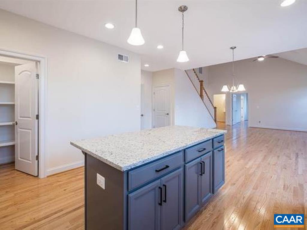 6 RIDGEVIEW DR