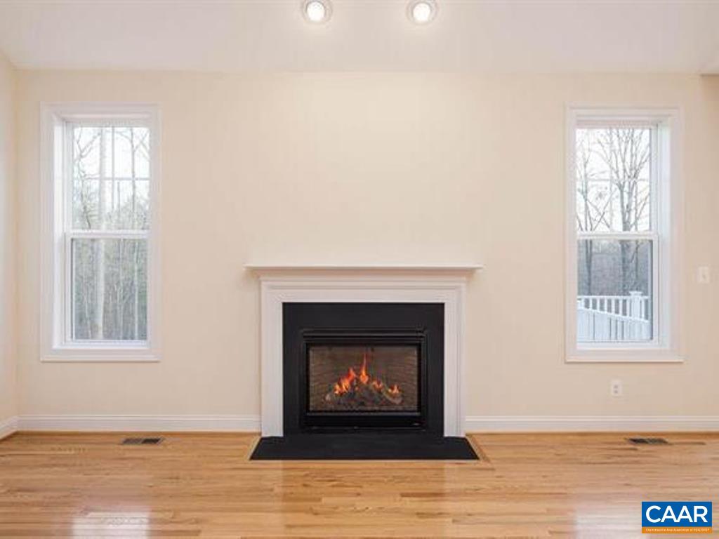 6 RIDGEVIEW DR