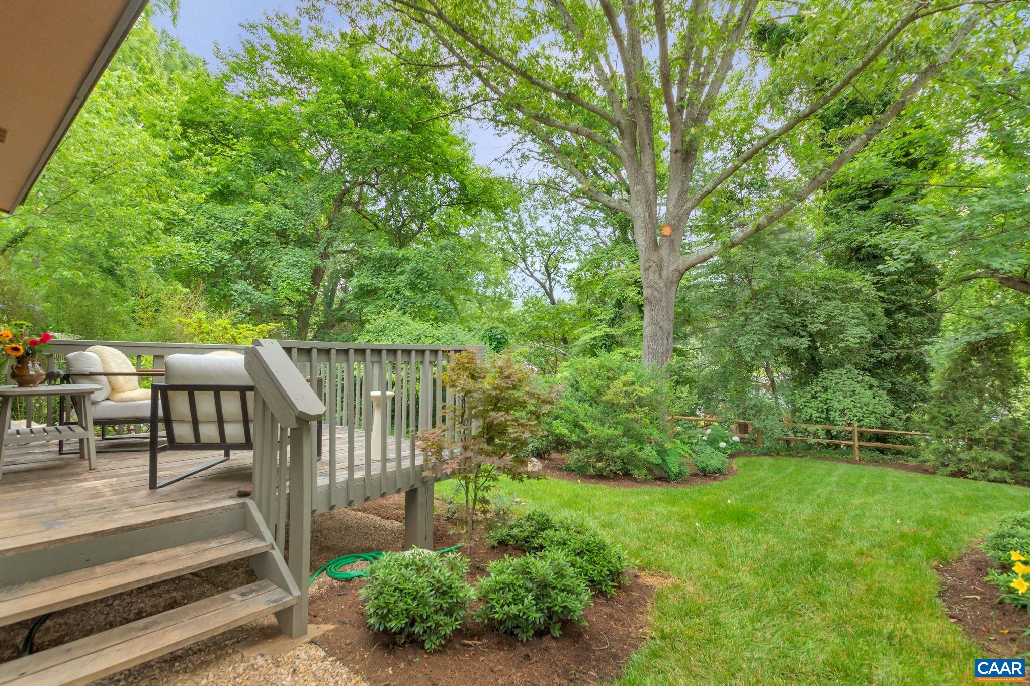 100 LAUREL CIR