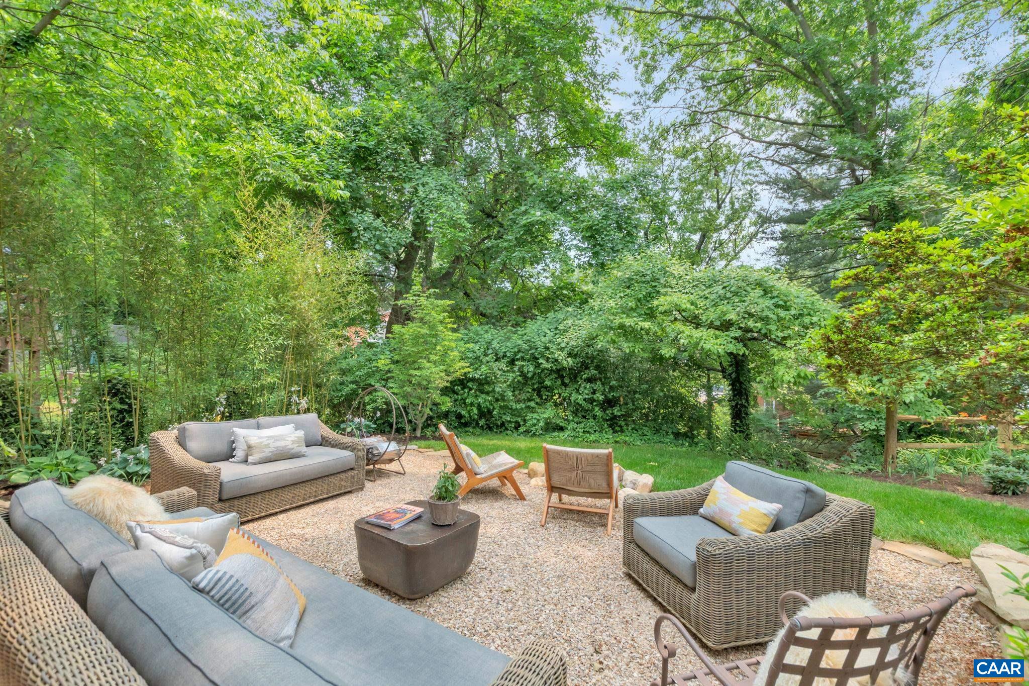 100 LAUREL CIR