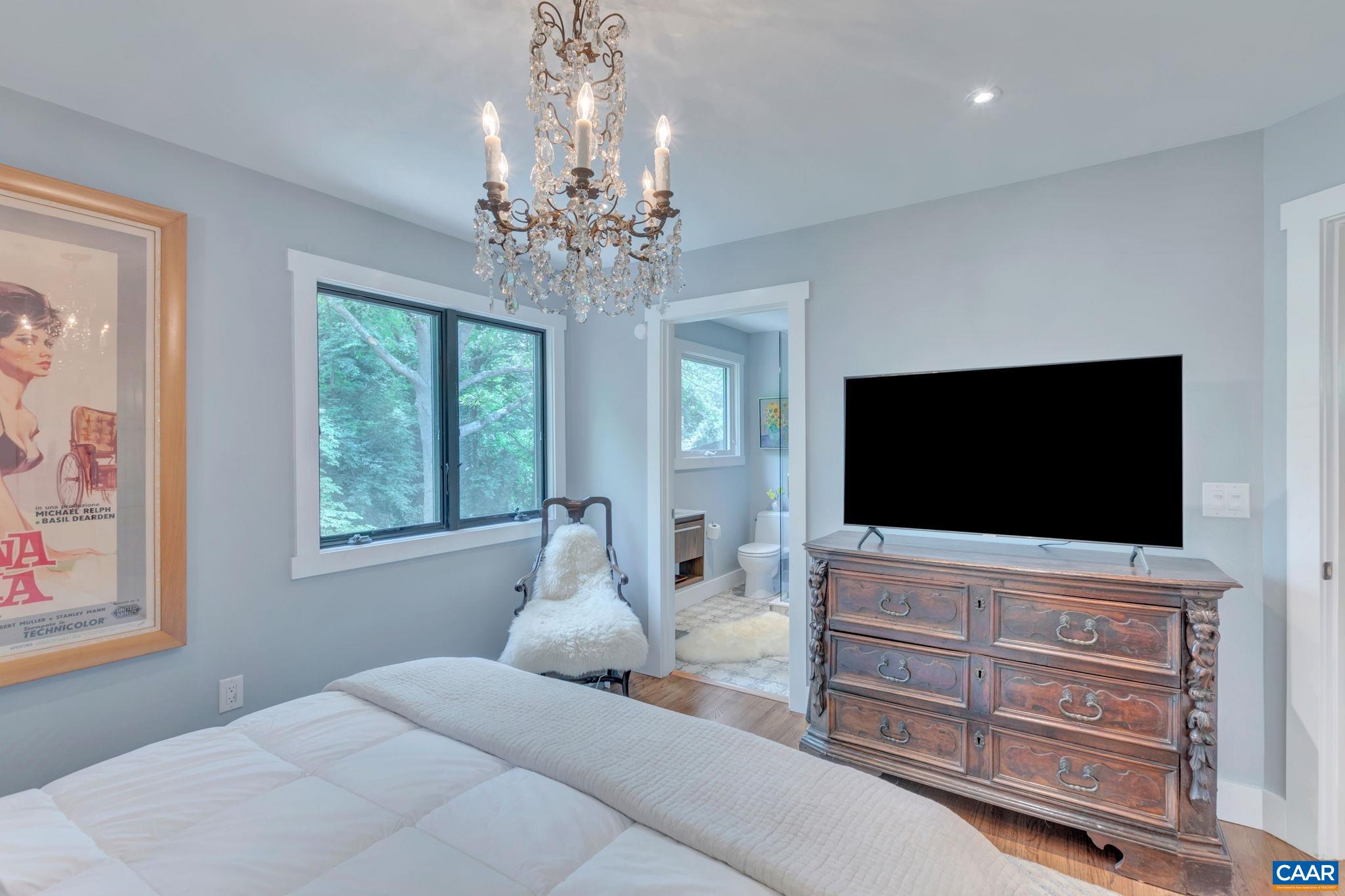 100 LAUREL CIR