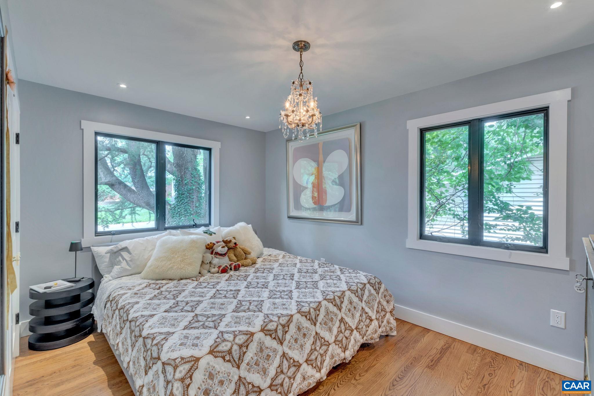 100 LAUREL CIR