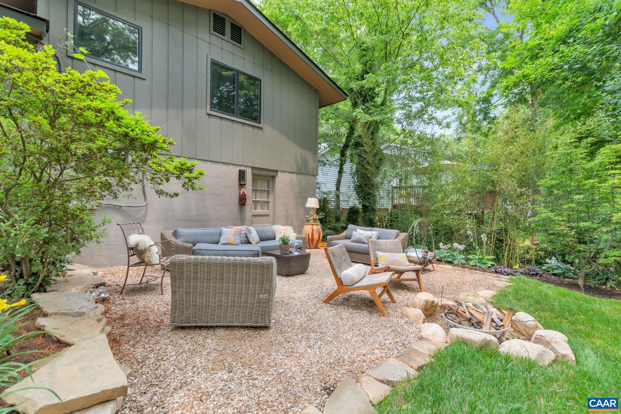 100 LAUREL CIR