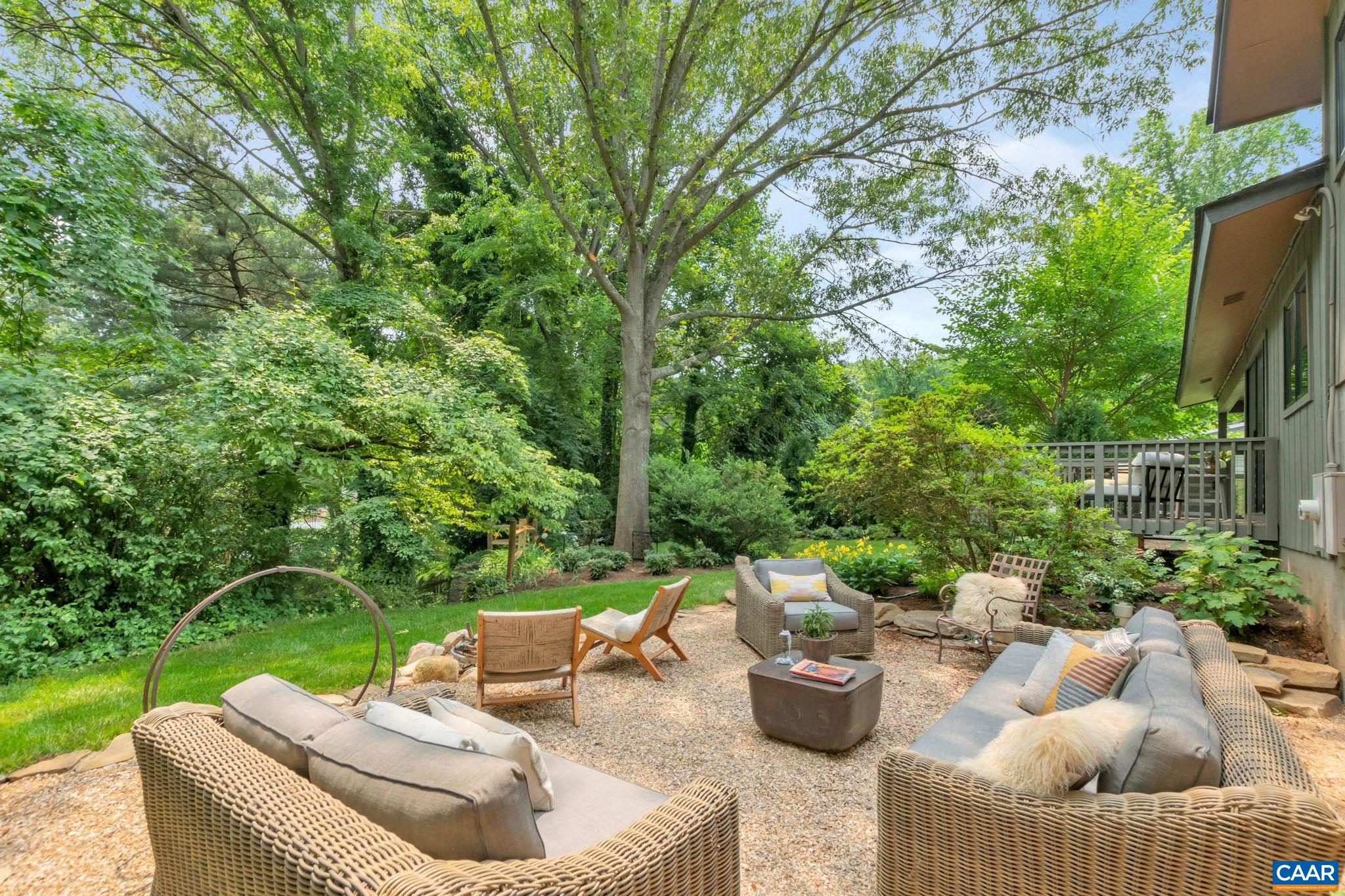 100 LAUREL CIR