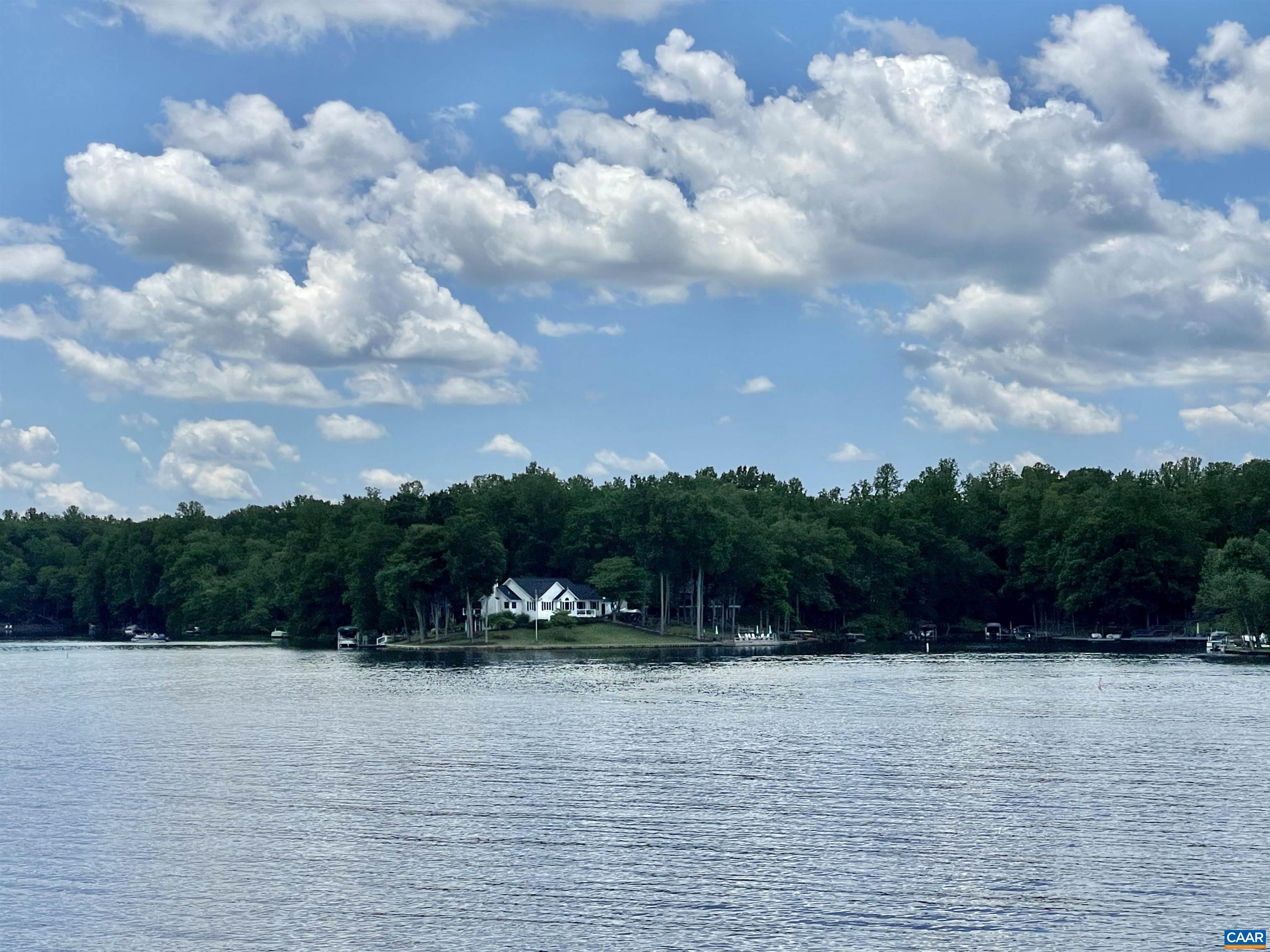 182 JEFFERSON DR