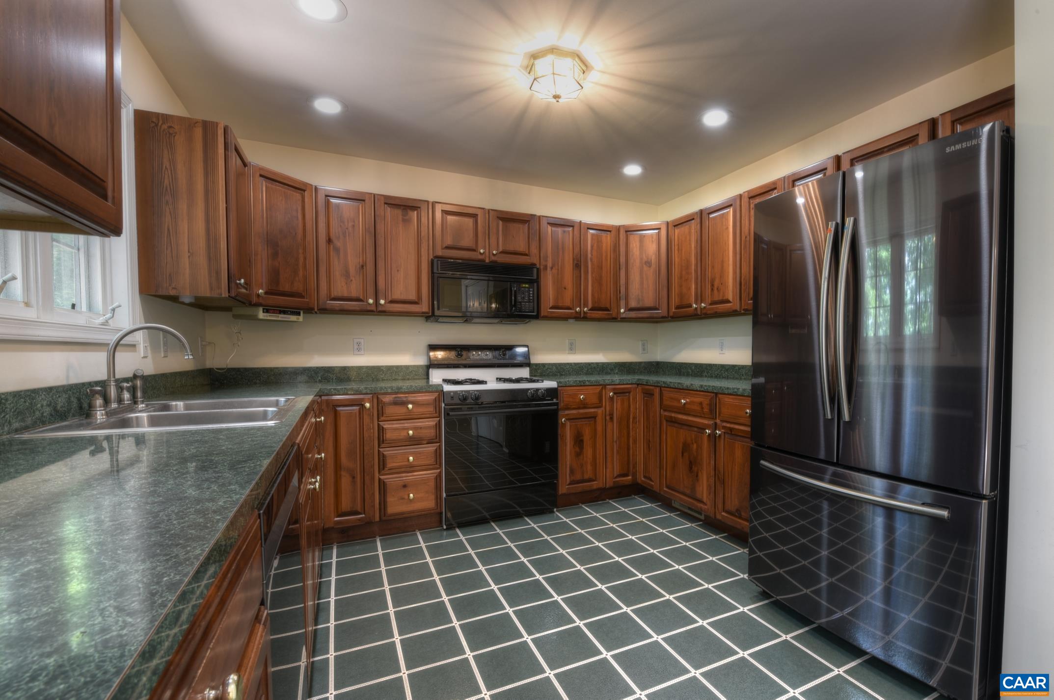 182 JEFFERSON DR