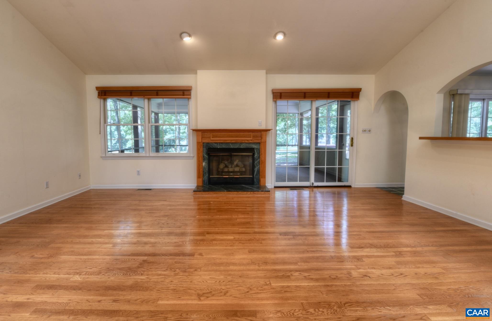 182 JEFFERSON DR