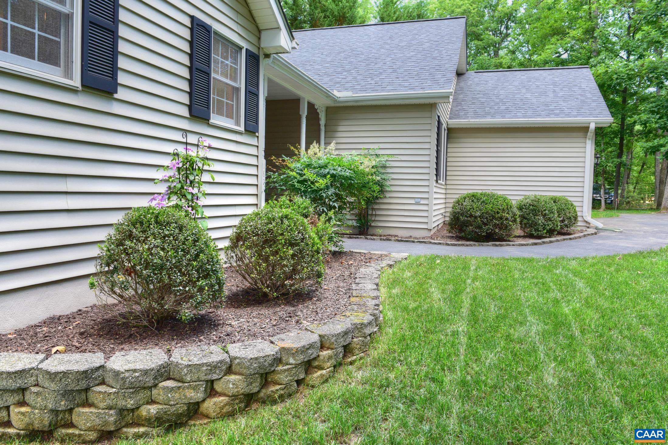182 JEFFERSON DR