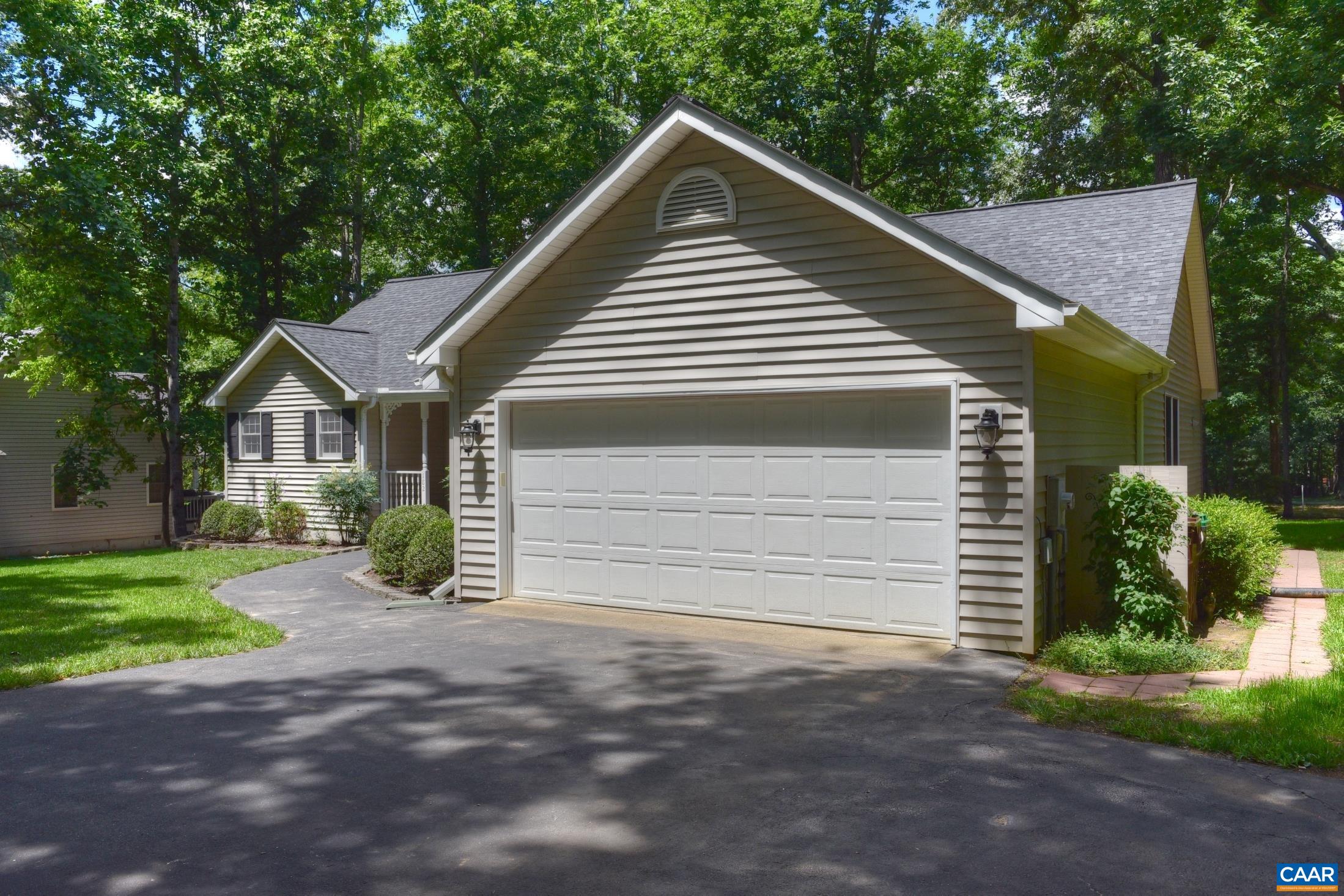 182 JEFFERSON DR