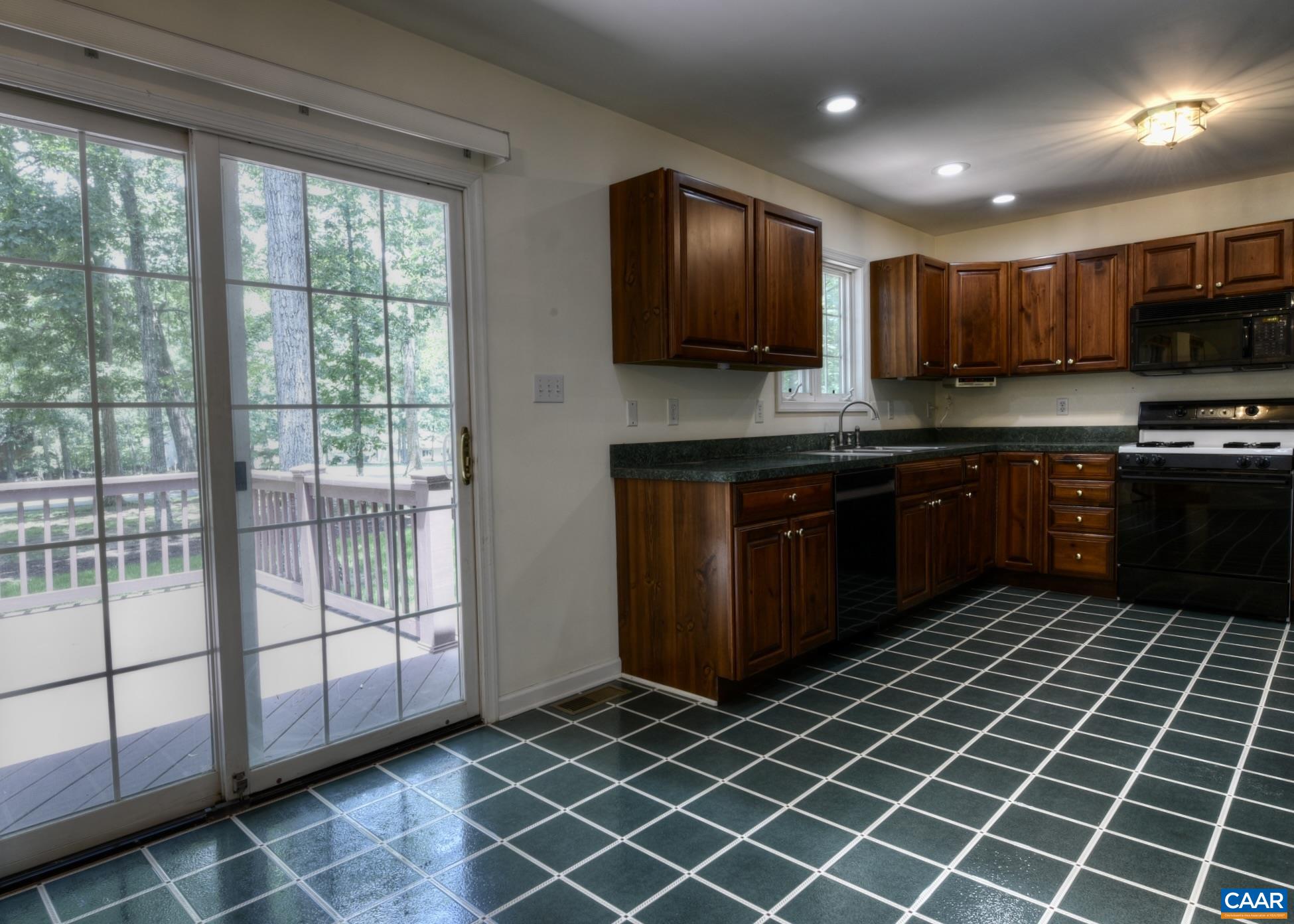 182 JEFFERSON DR