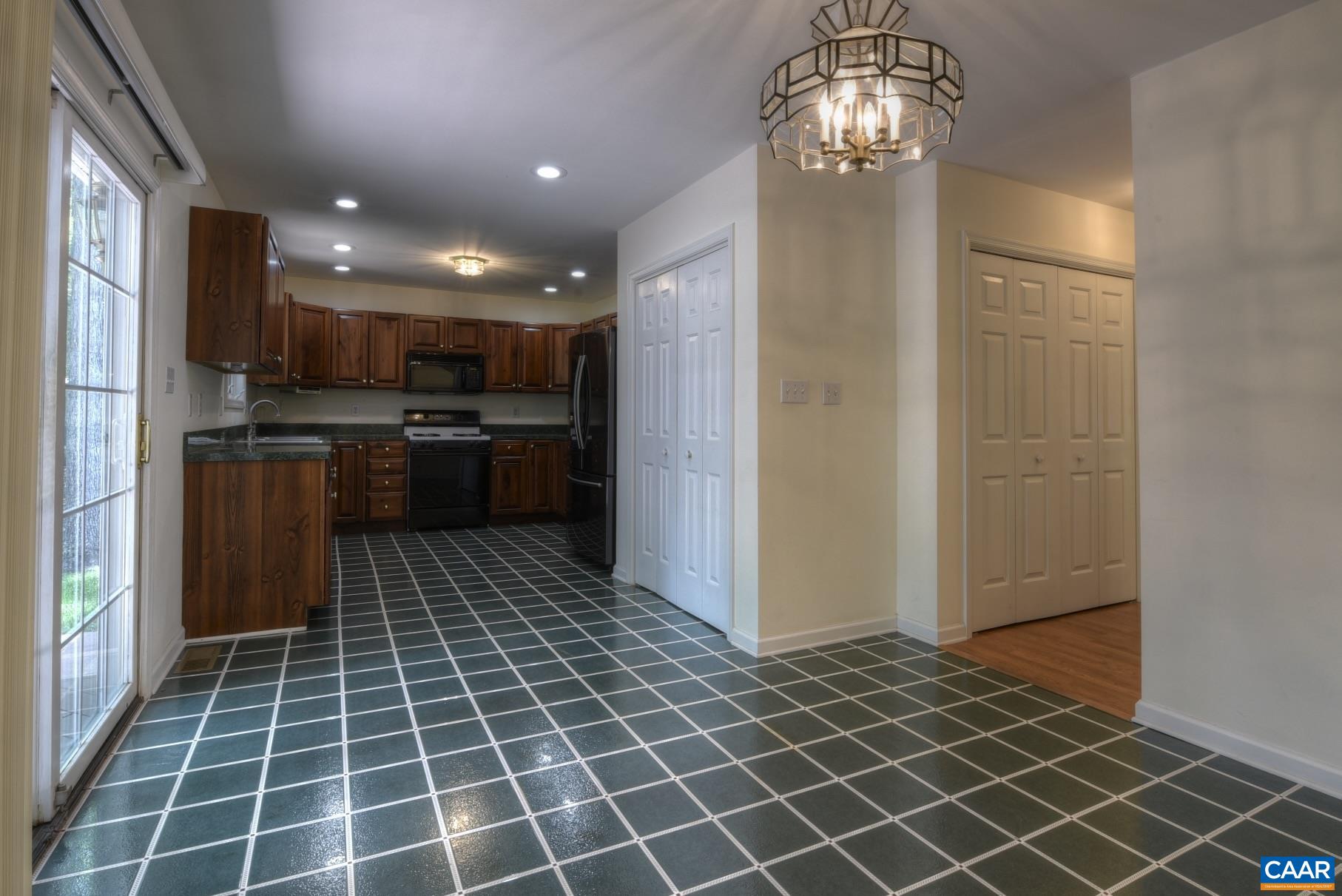182 JEFFERSON DR