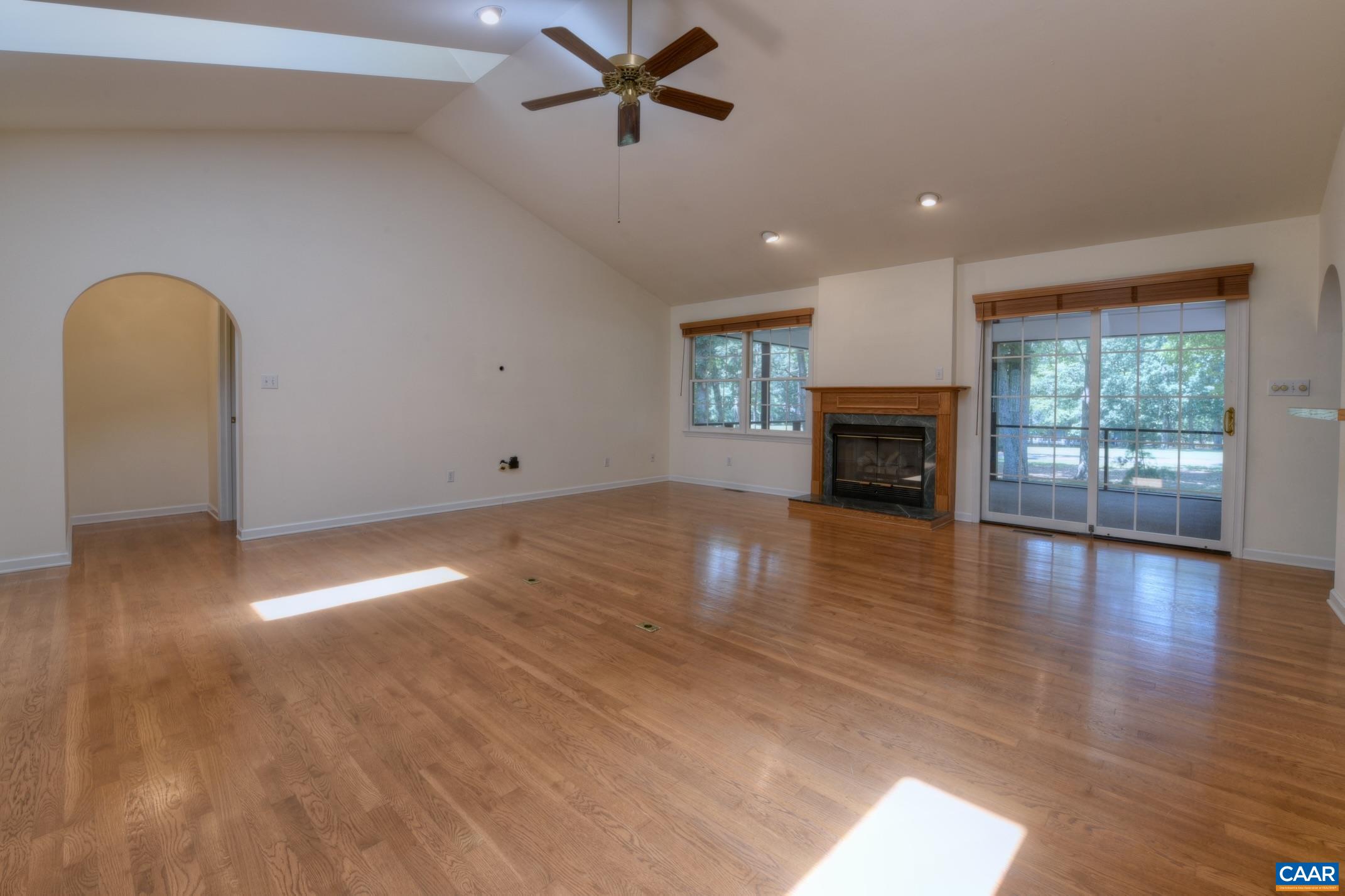 182 JEFFERSON DR