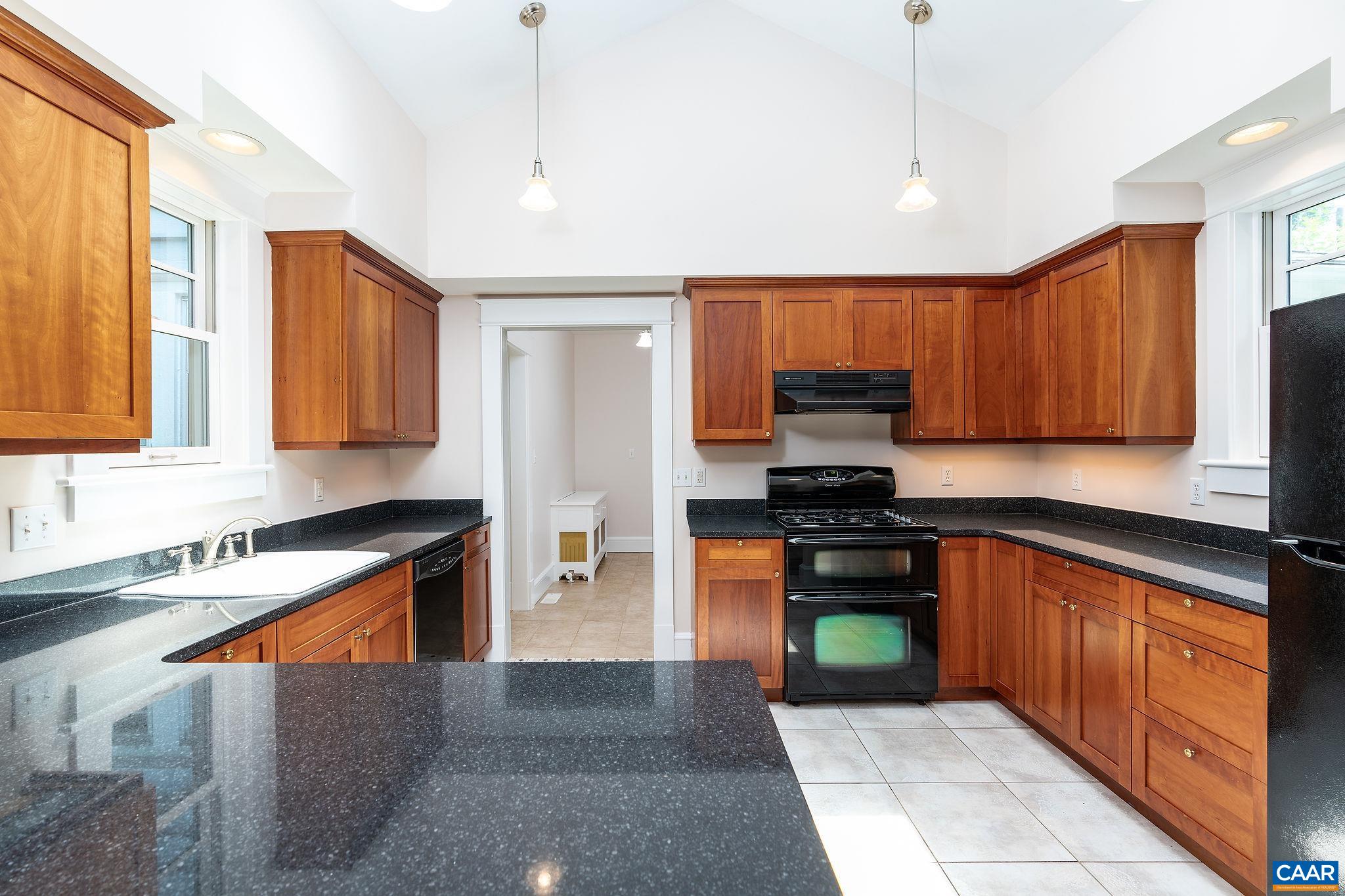 727 LOCUST AVE