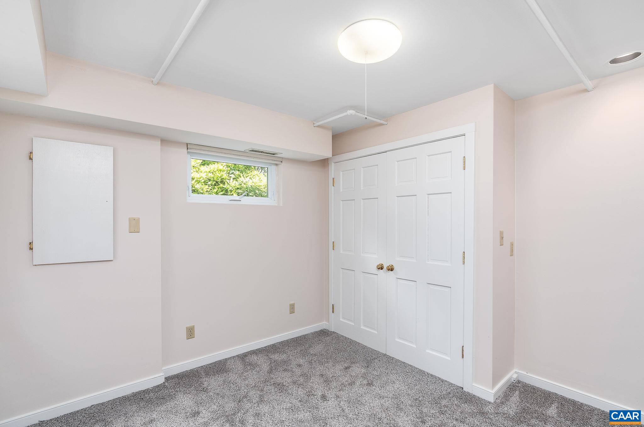 727 LOCUST AVE
