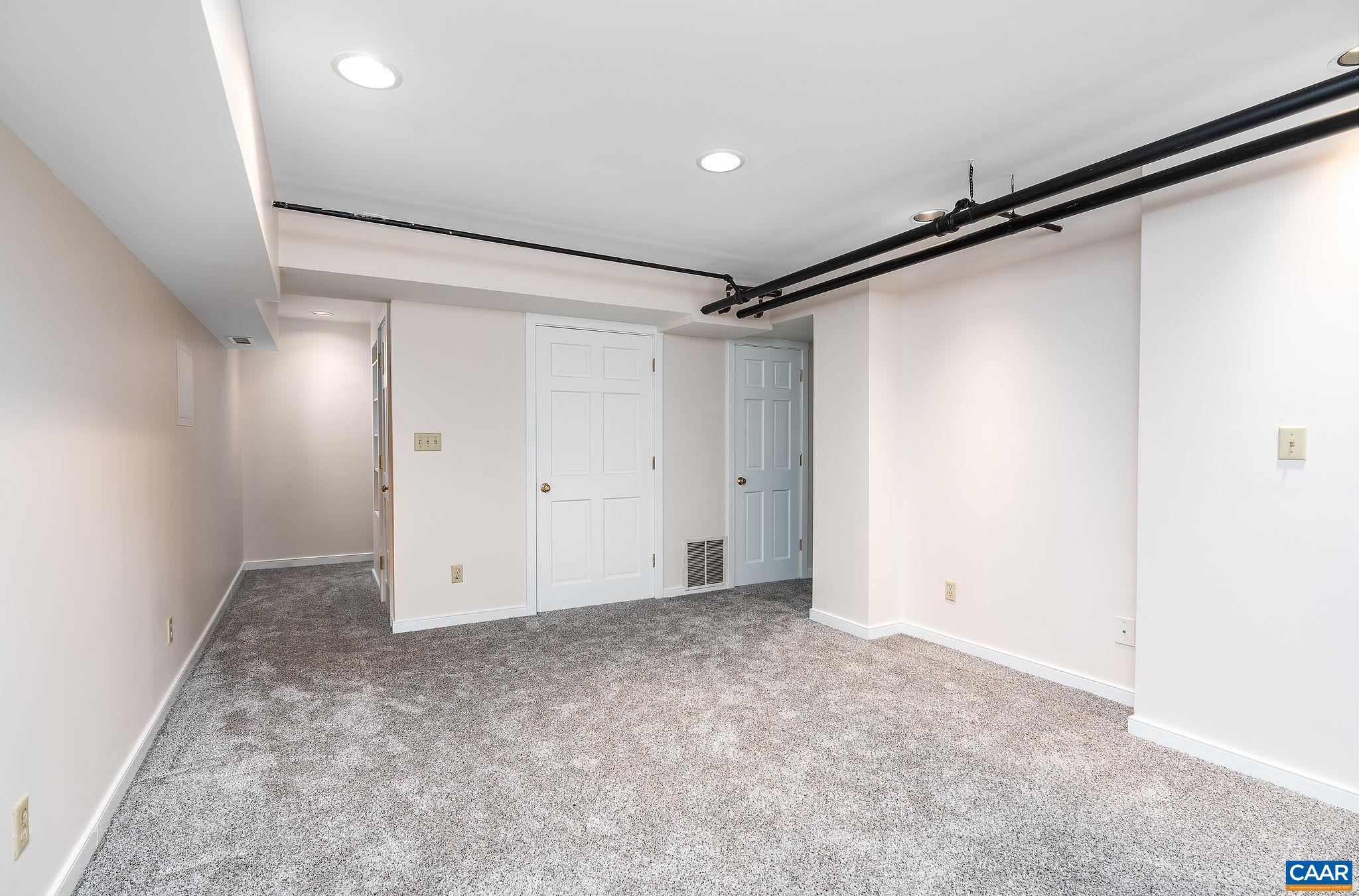 727 LOCUST AVE