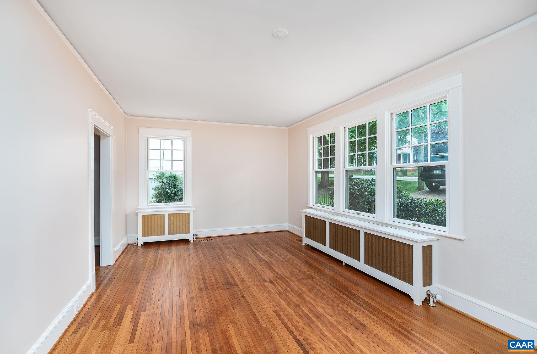 727 LOCUST AVE