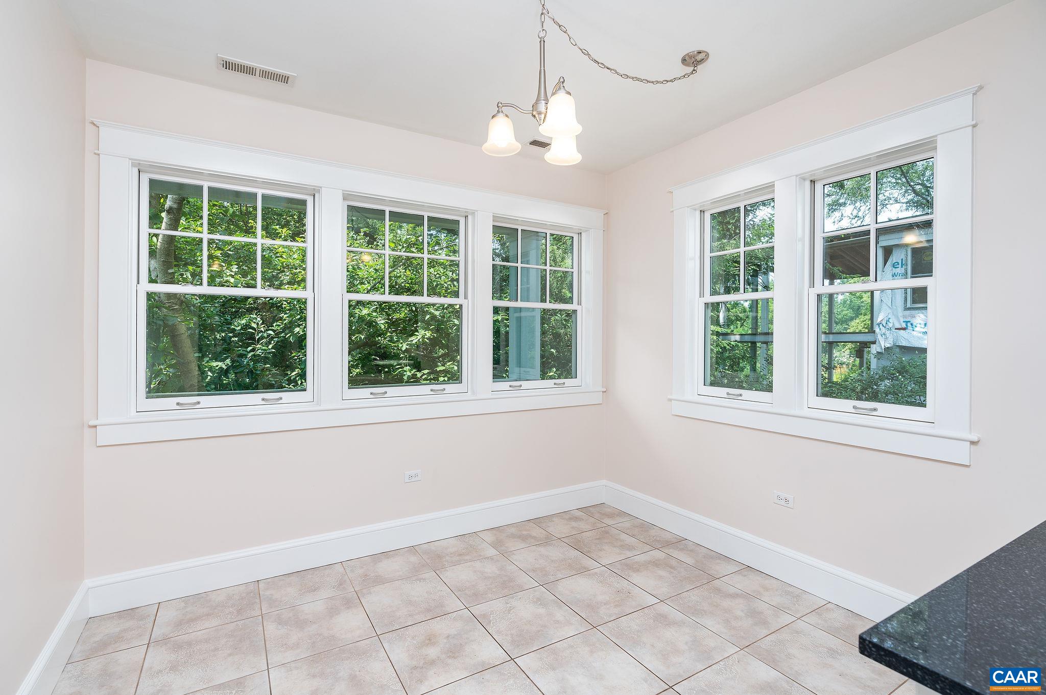727 LOCUST AVE
