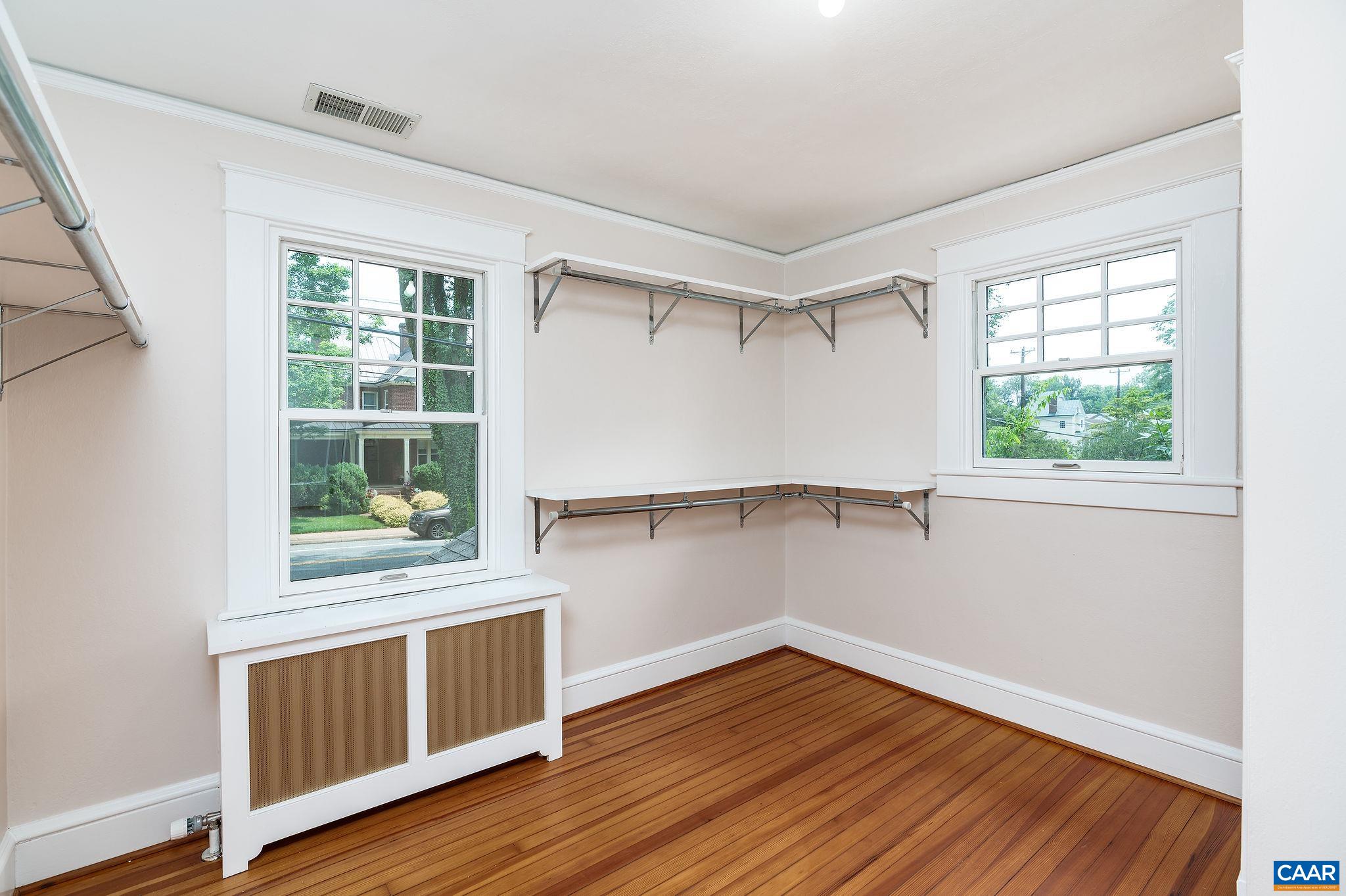 727 LOCUST AVE