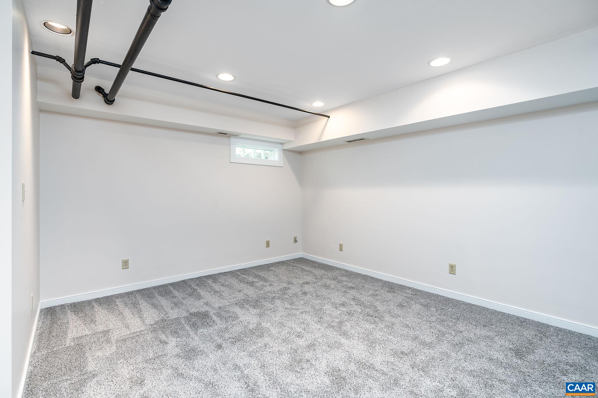 727 LOCUST AVE