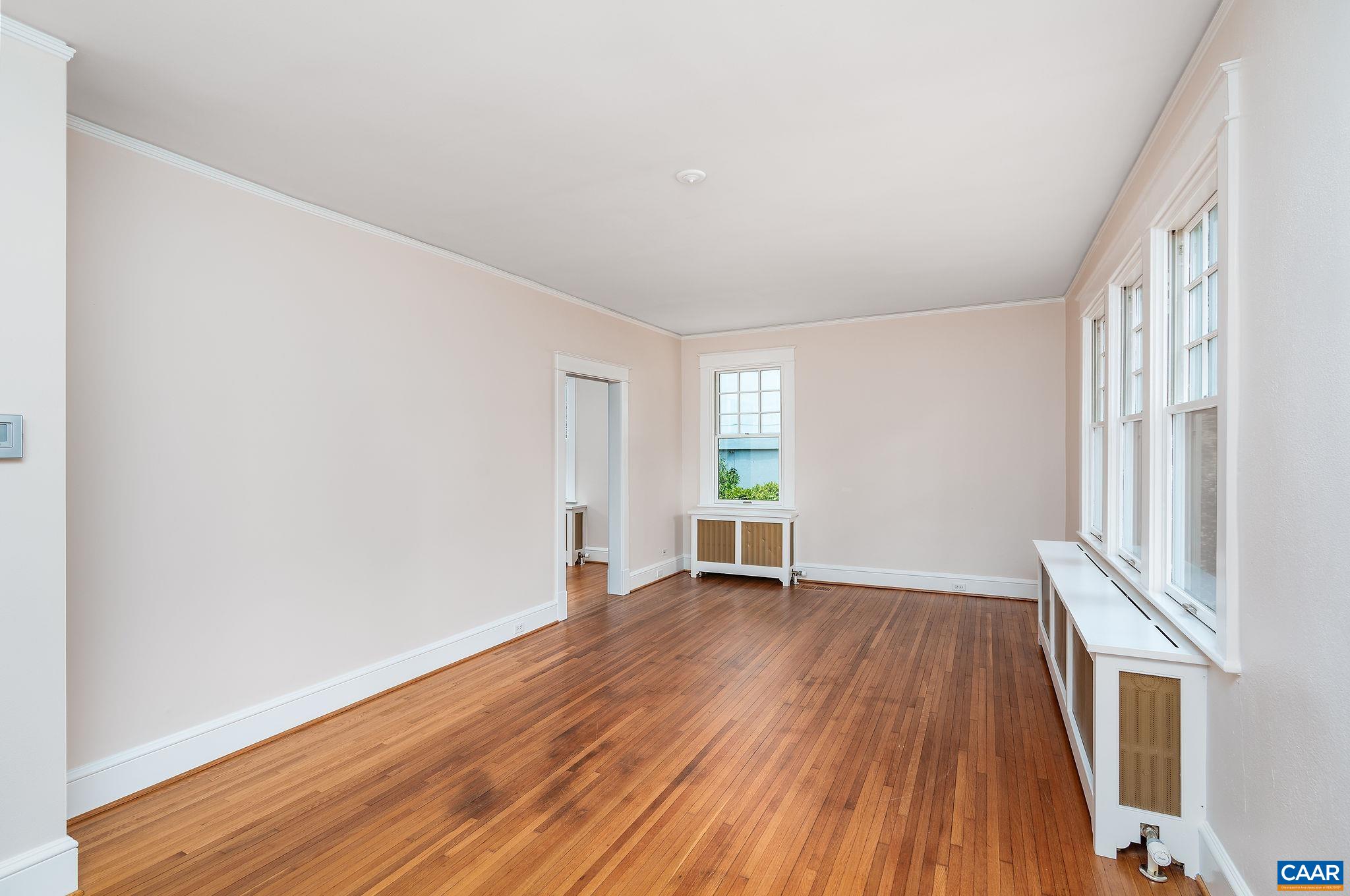 727 LOCUST AVE
