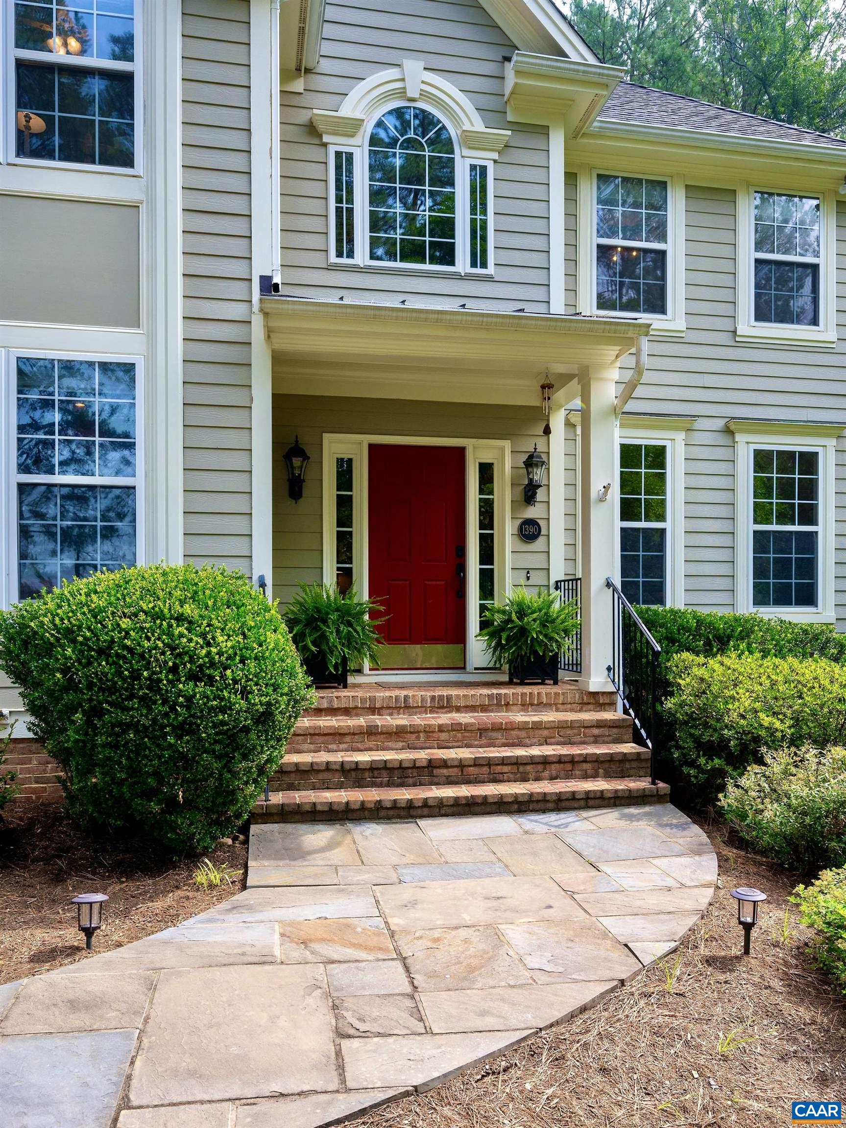 1390 CORKTREE LN