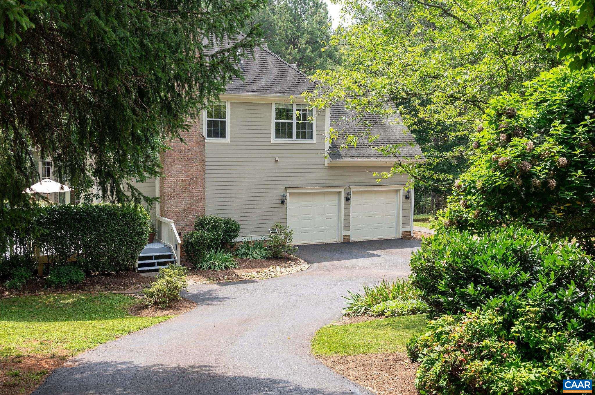 1390 CORKTREE LN