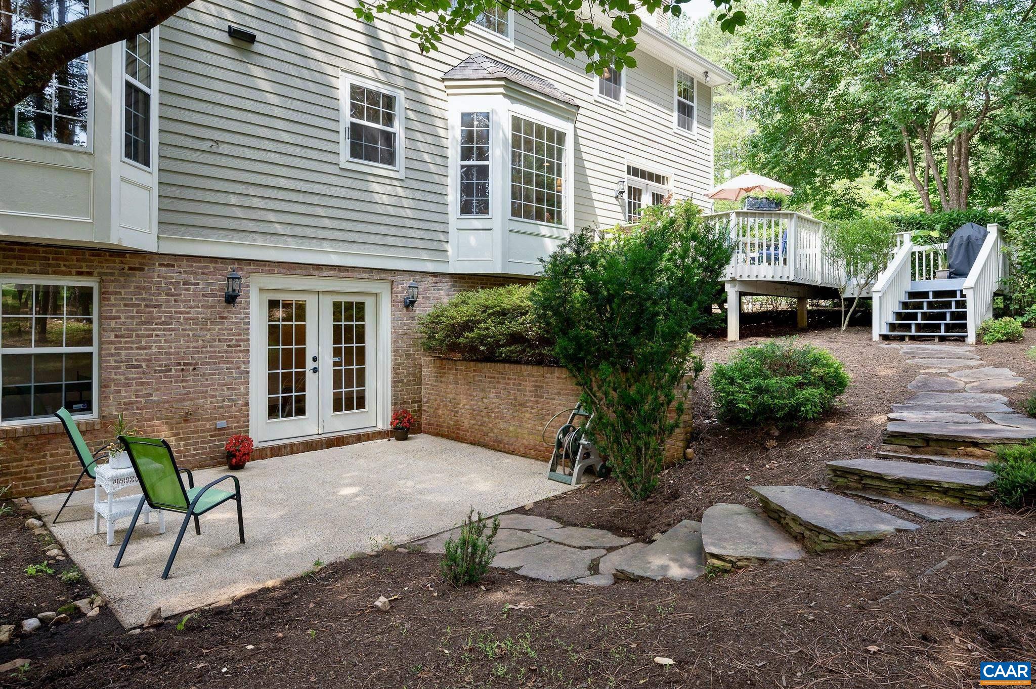 1390 CORKTREE LN