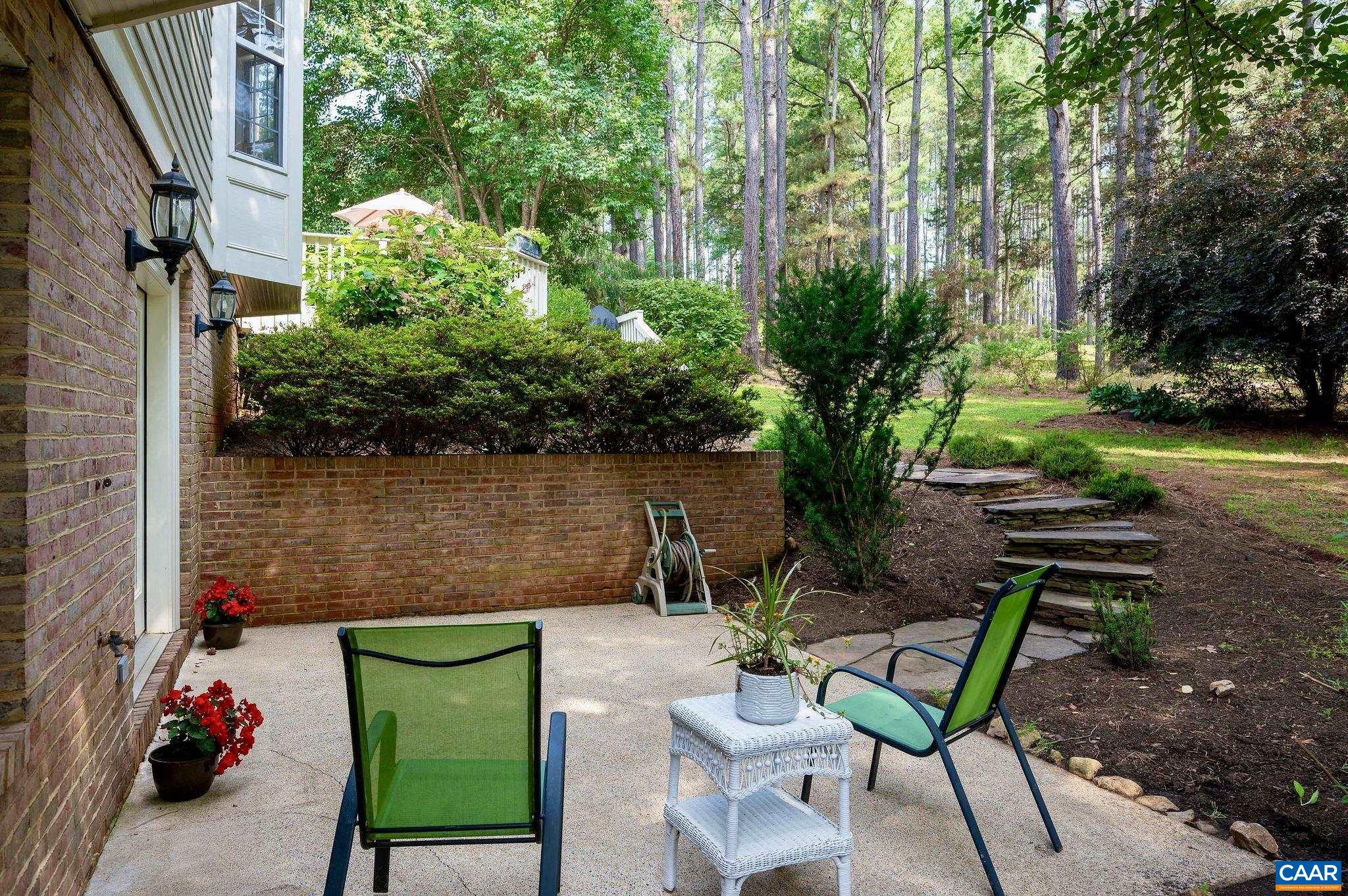 1390 CORKTREE LN