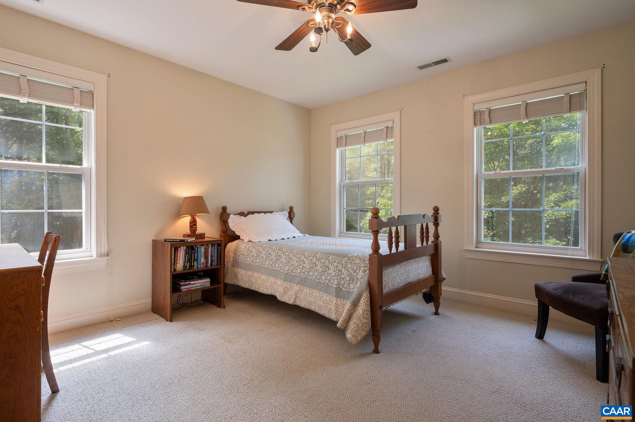 1390 CORKTREE LN