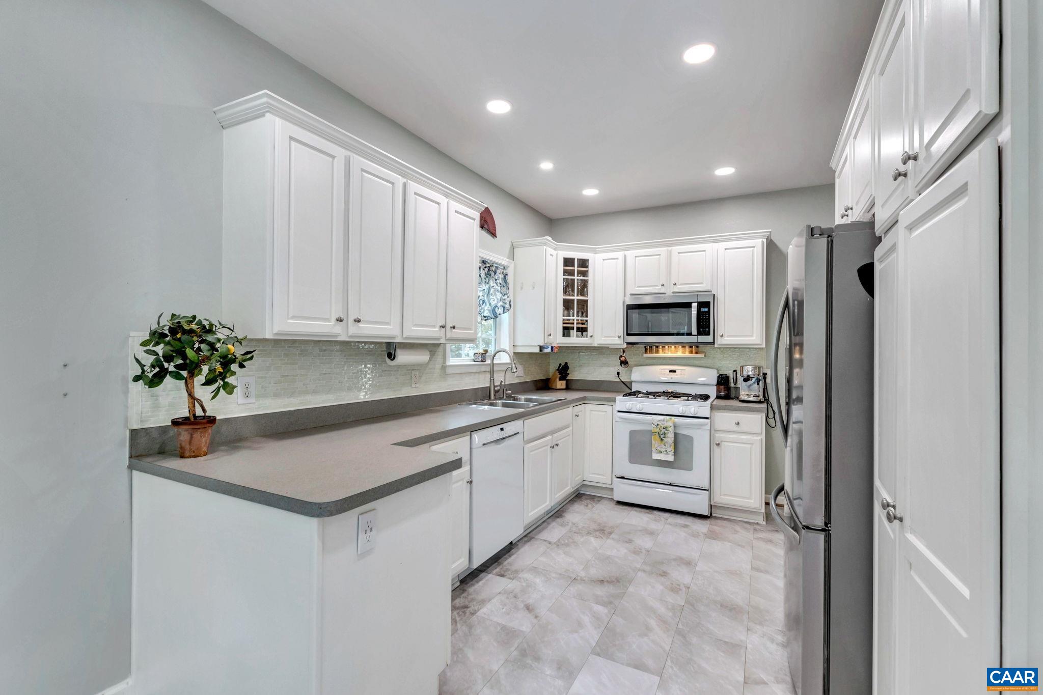 1627 STONEY CREEK DR