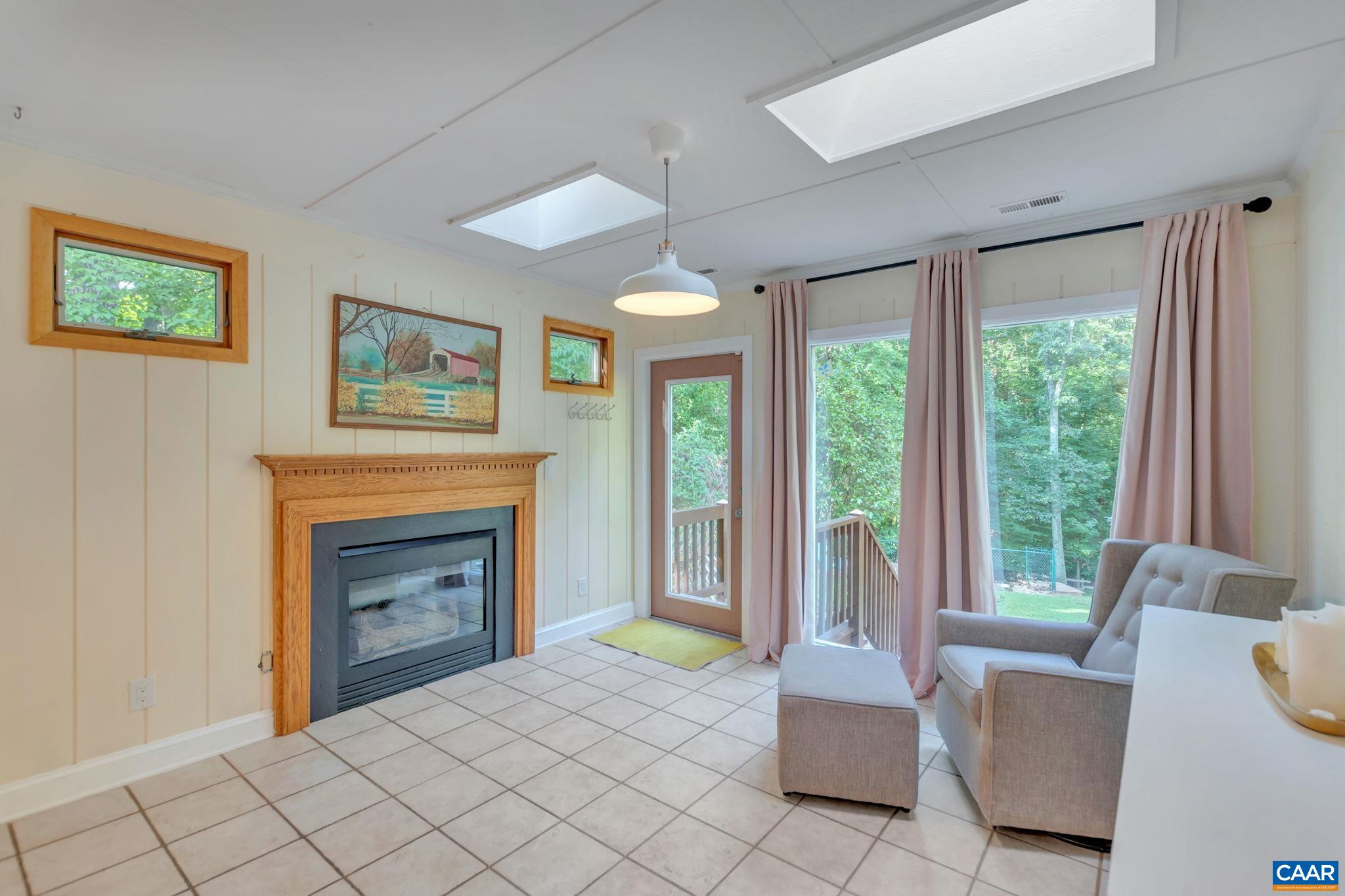 405 WESTMORELAND CT