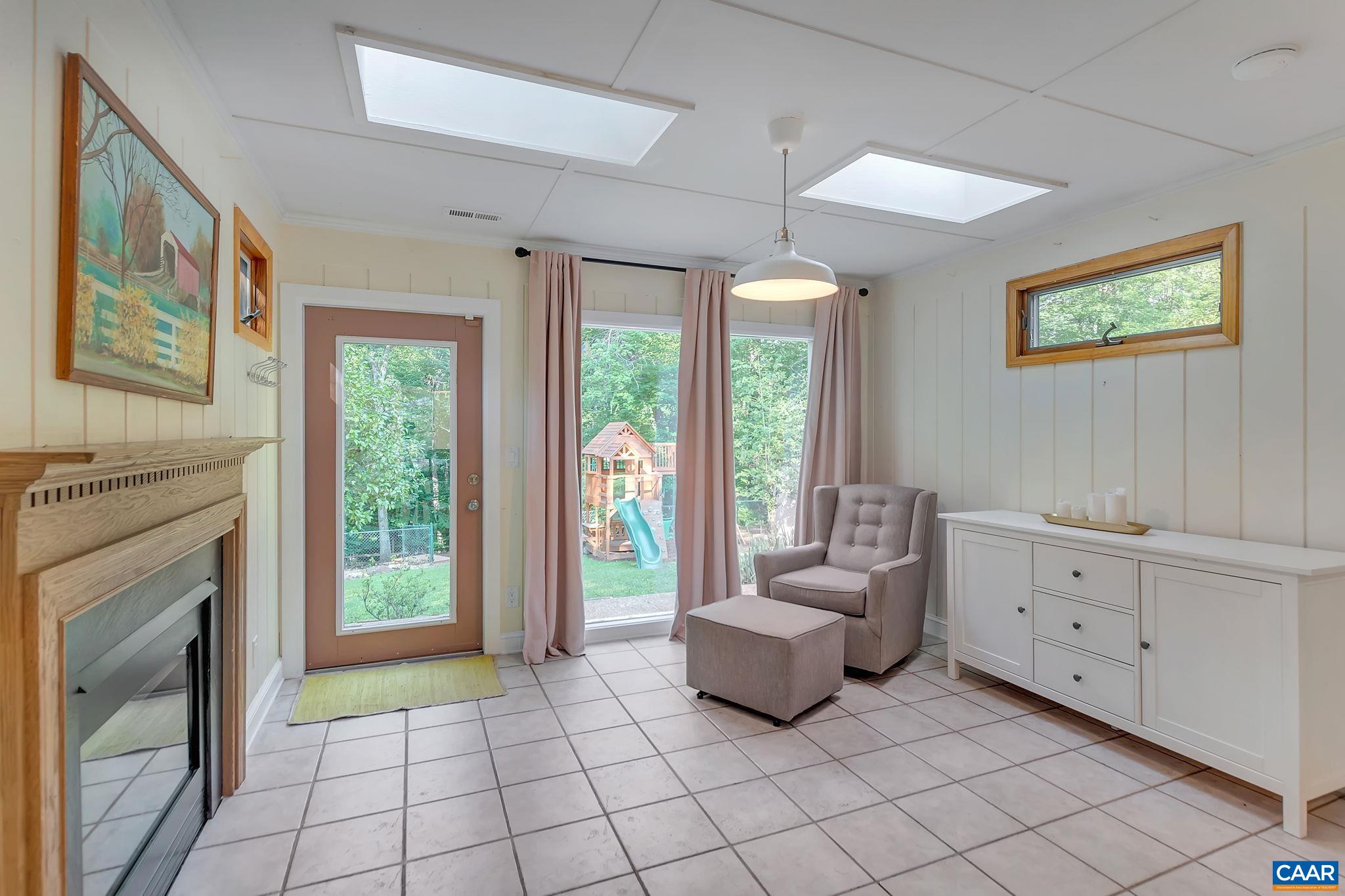 405 WESTMORELAND CT