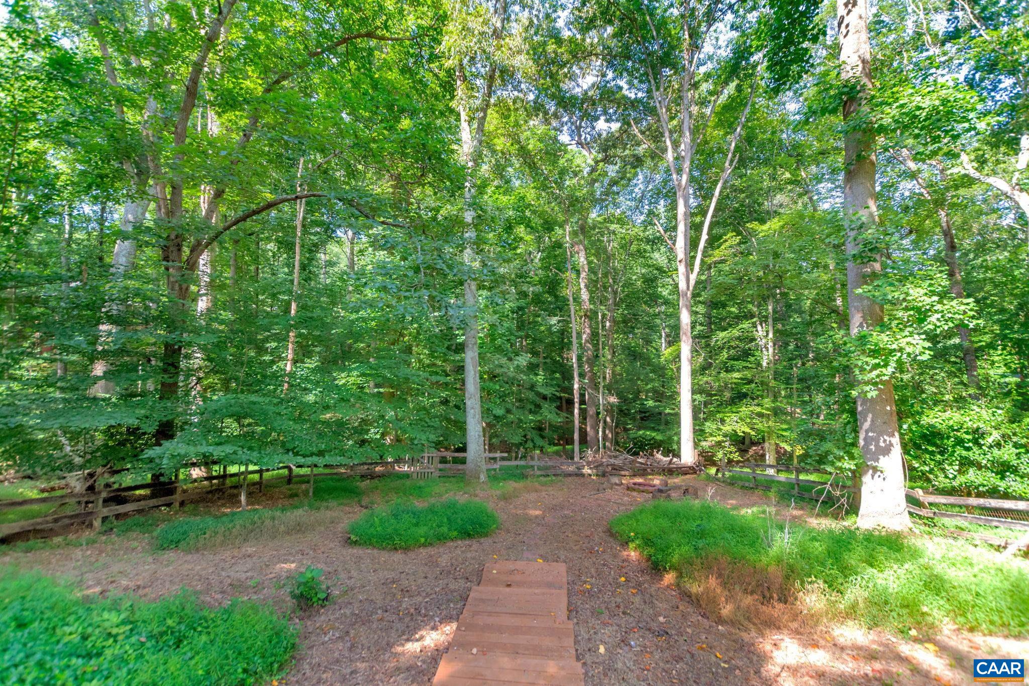 405 WESTMORELAND CT