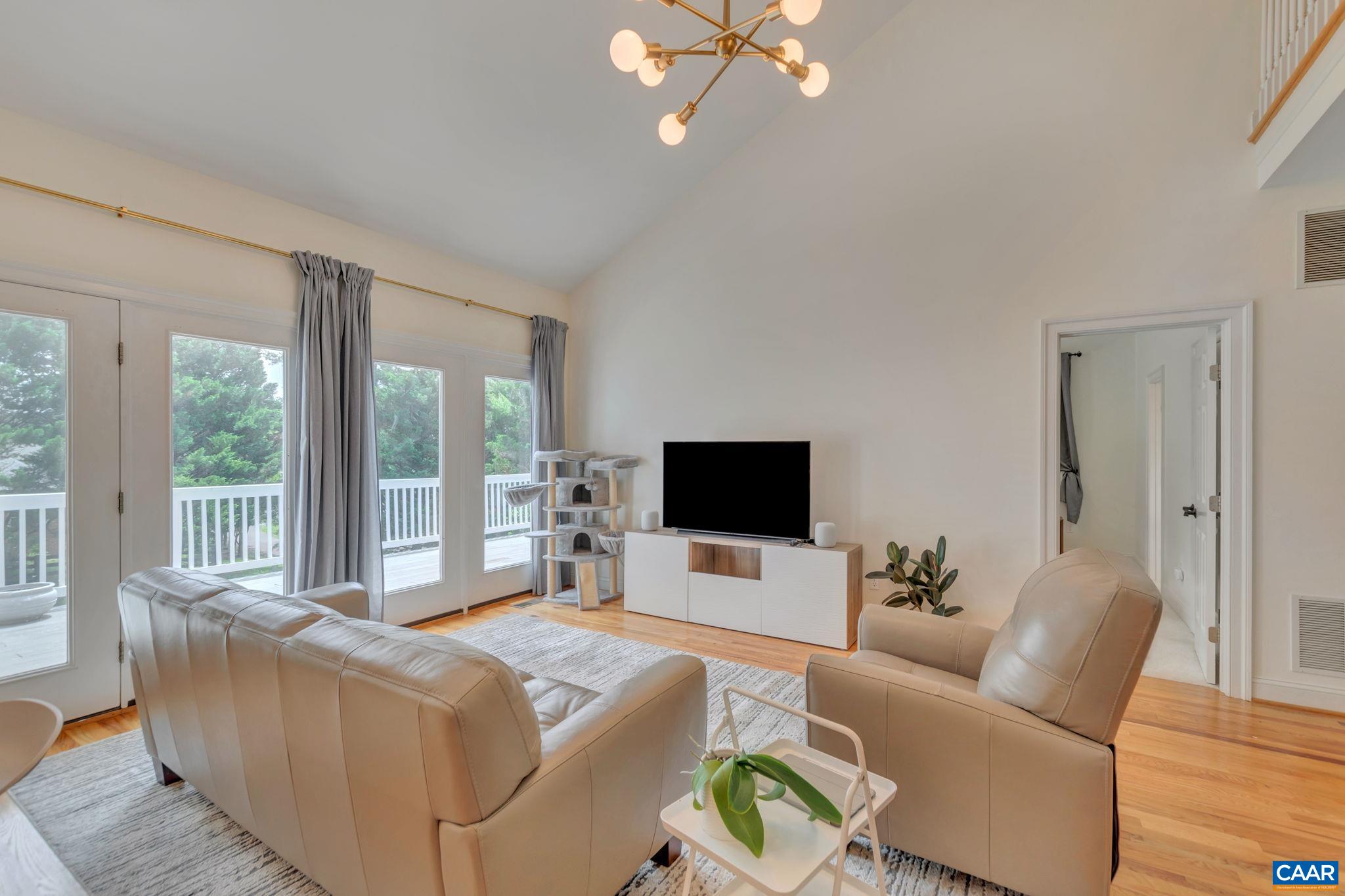 3632 VICTORIA LN