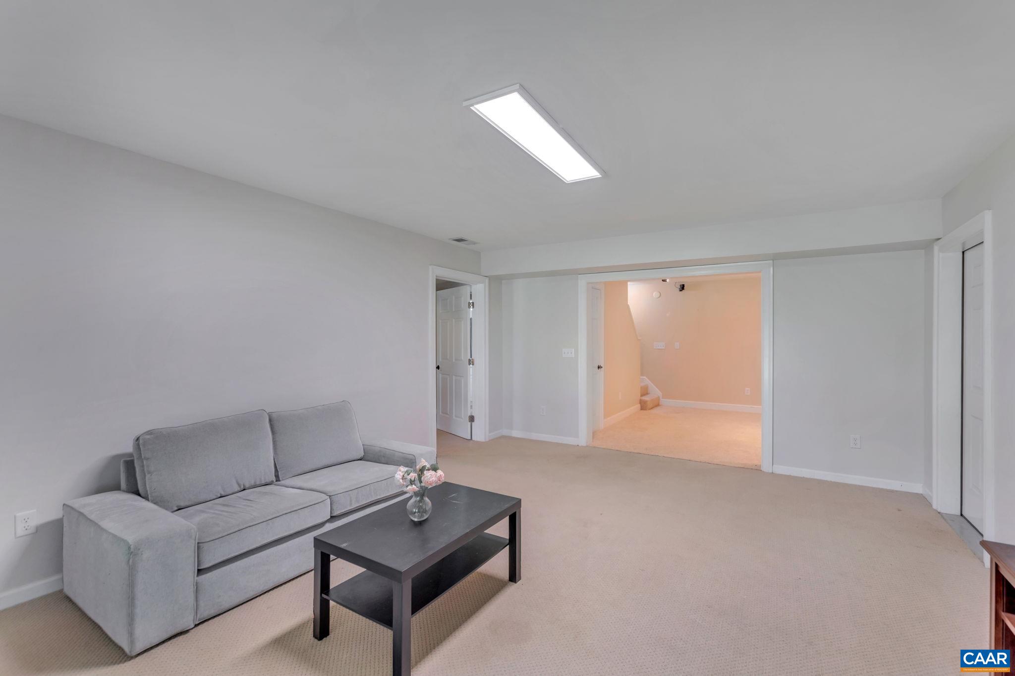 3632 VICTORIA LN