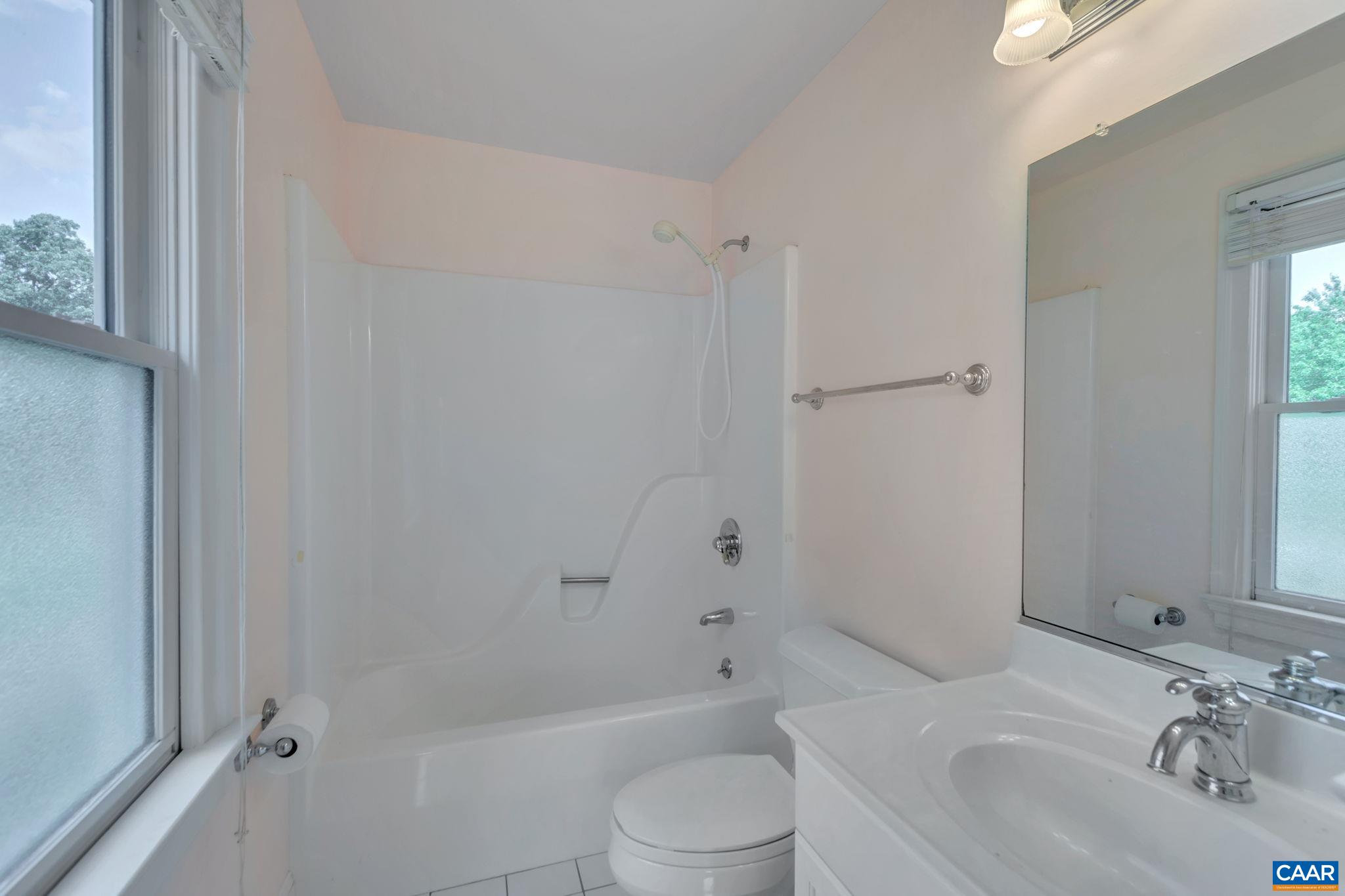 3632 VICTORIA LN