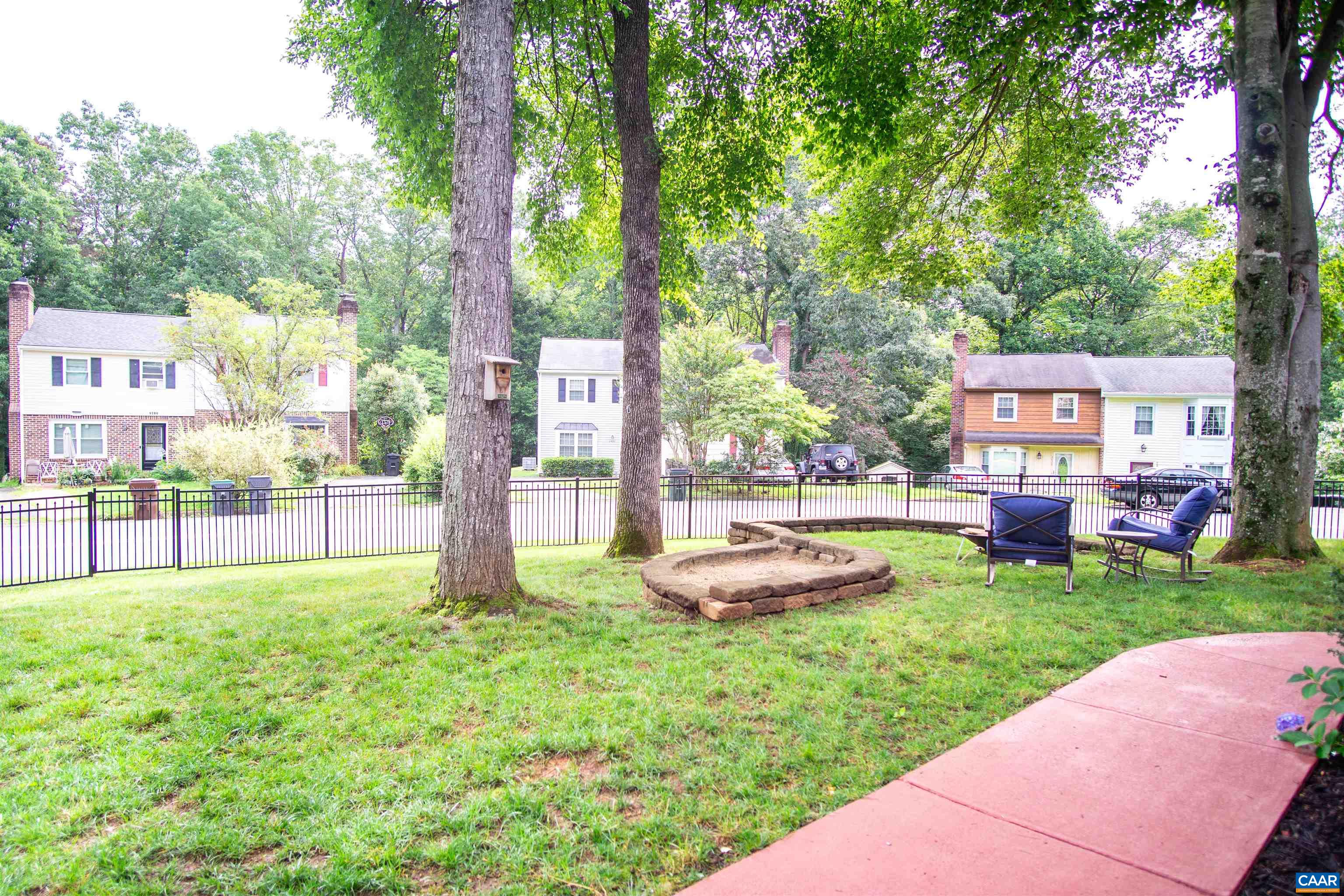 2415 WHITNEY CT