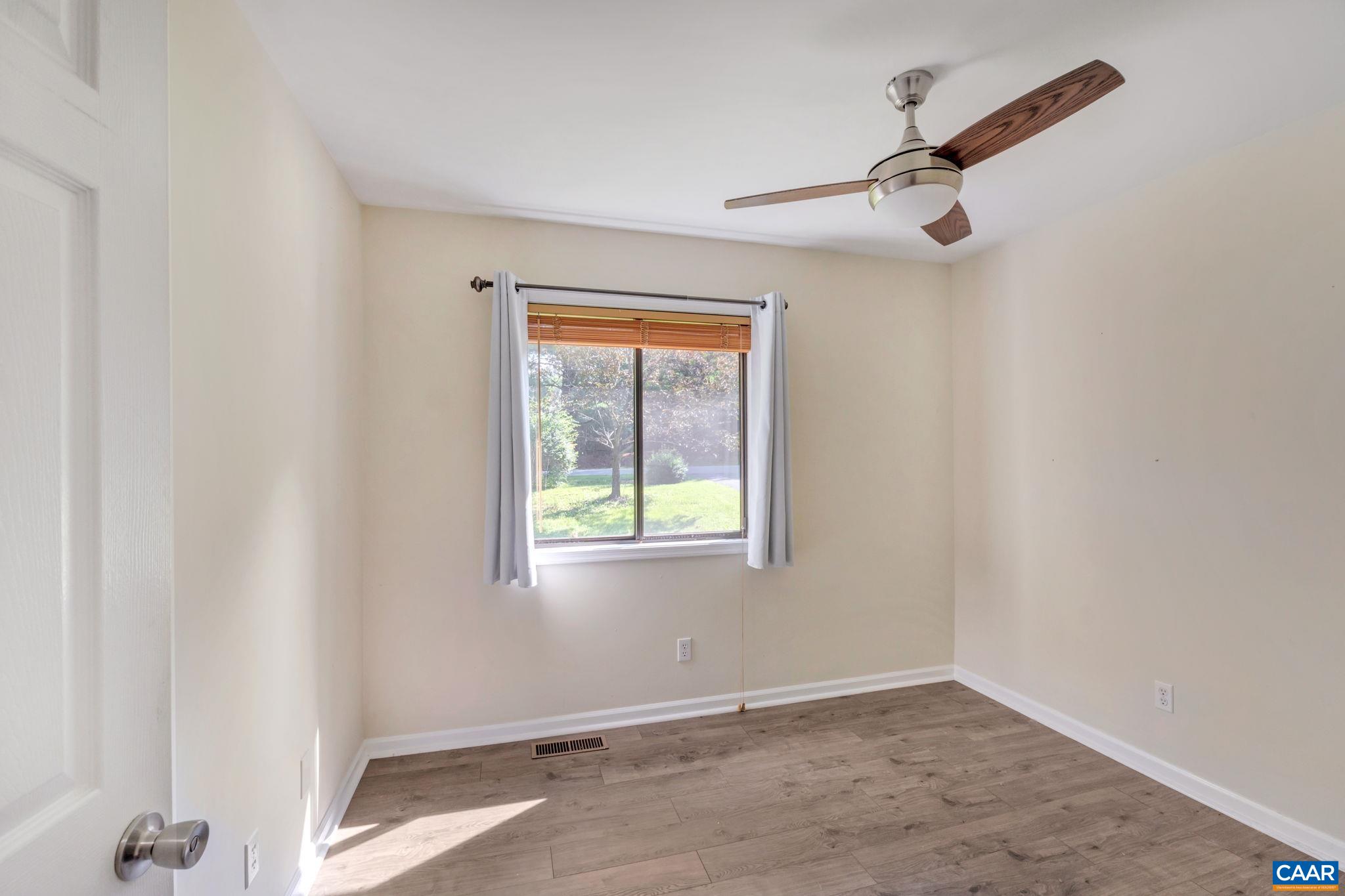 1433 ORCHARD DR