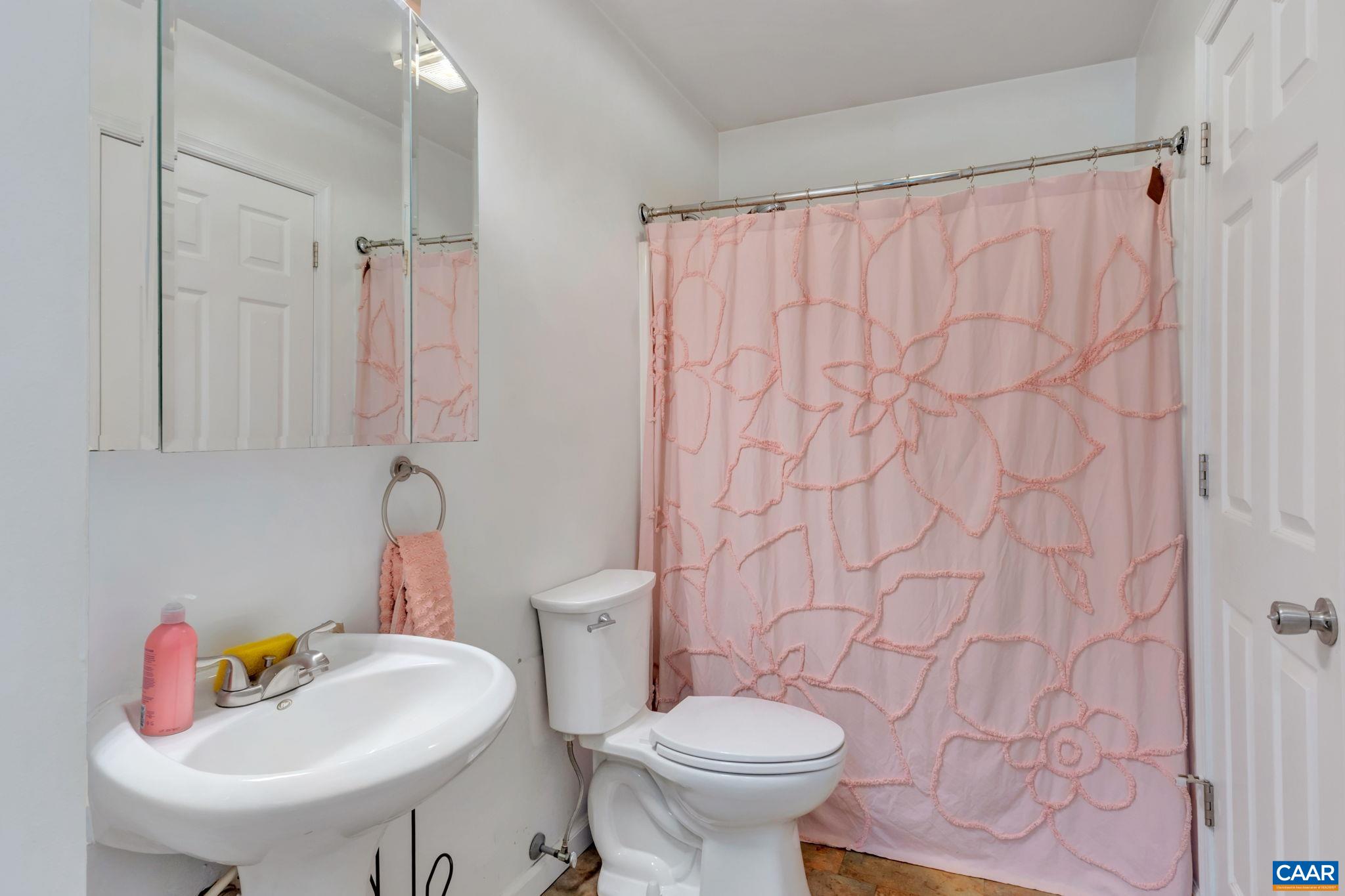 1433 ORCHARD DR