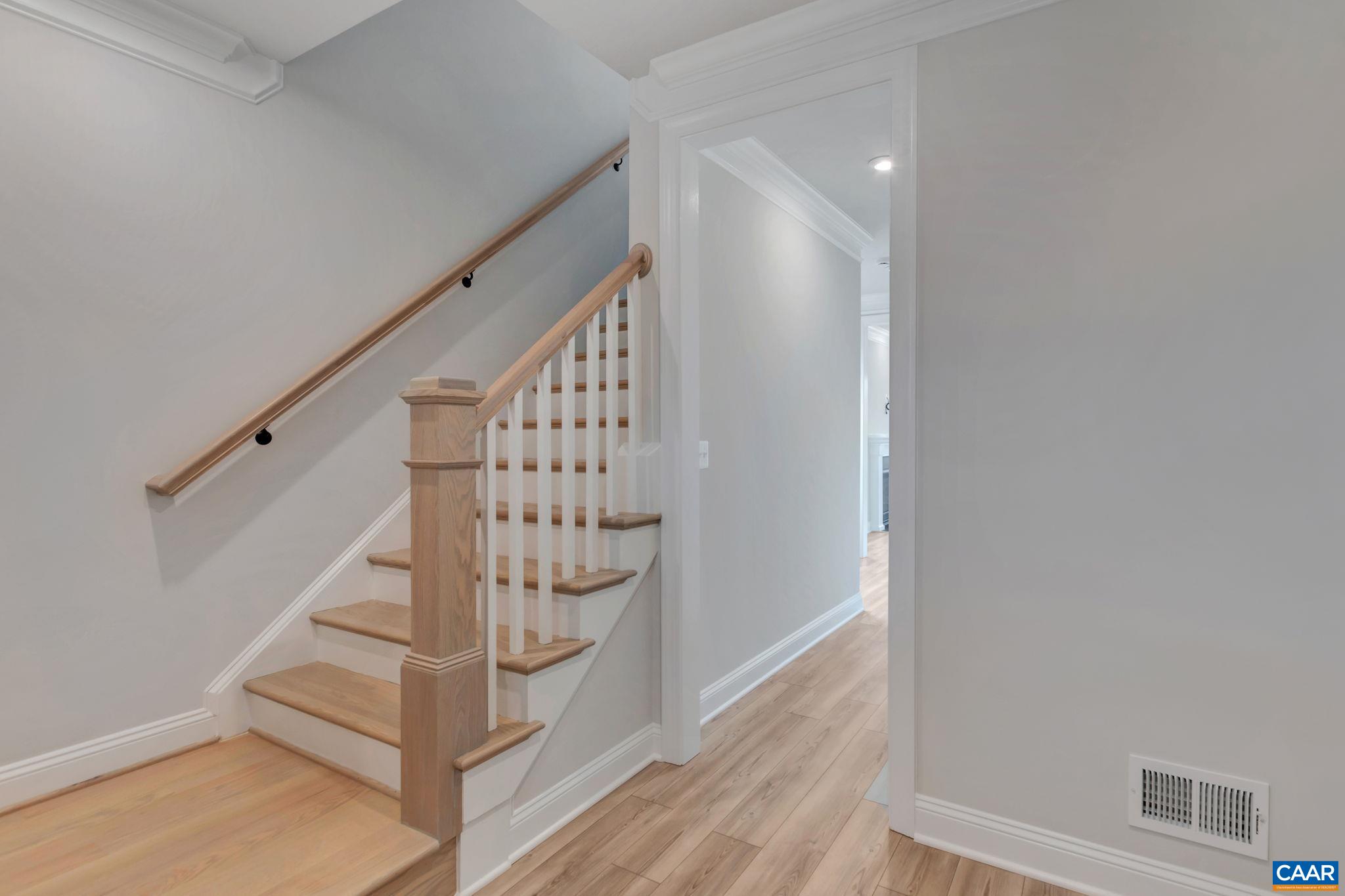 2109 DUNWOOD DR