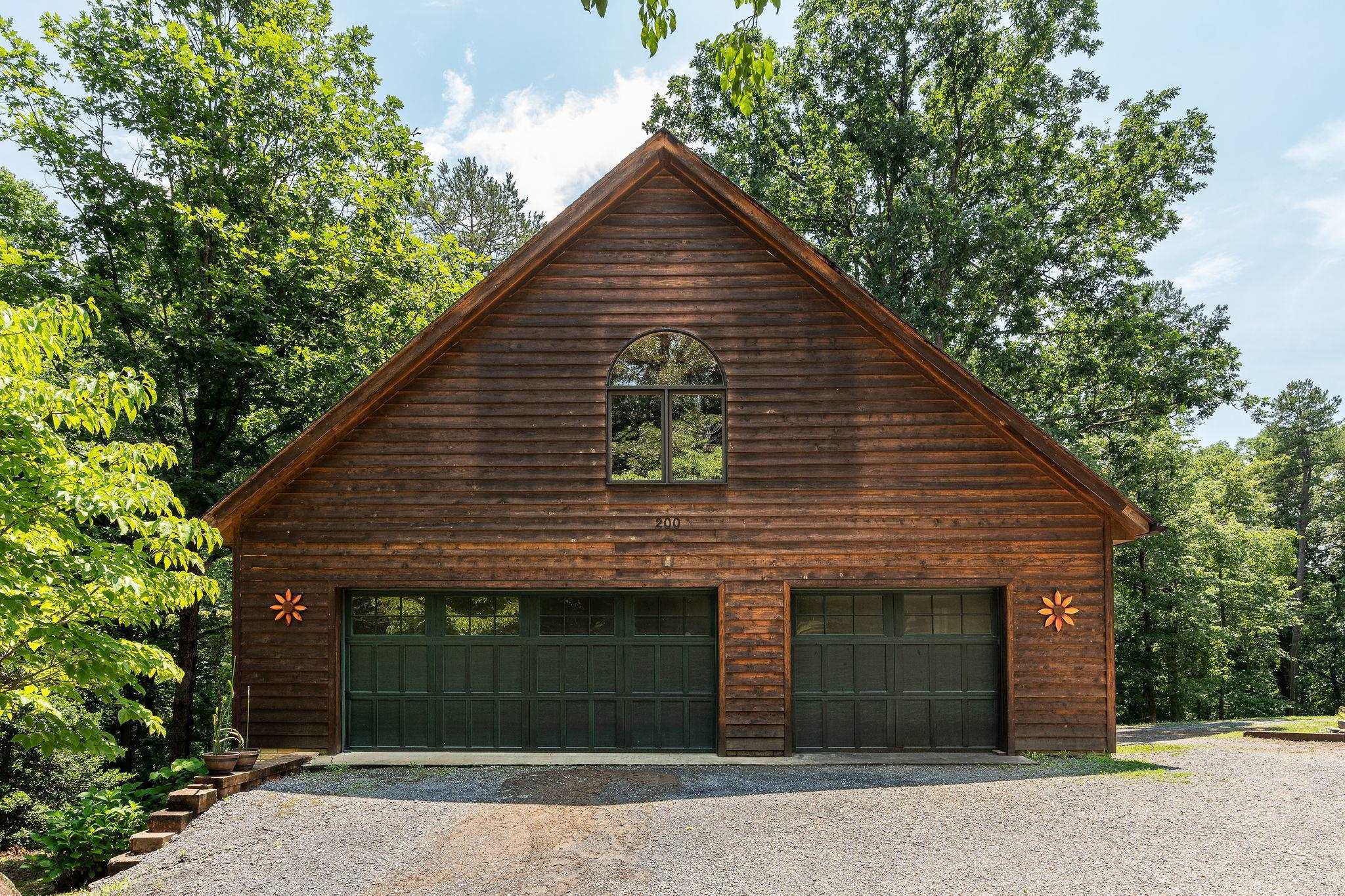 200 HEATHER CREST PL