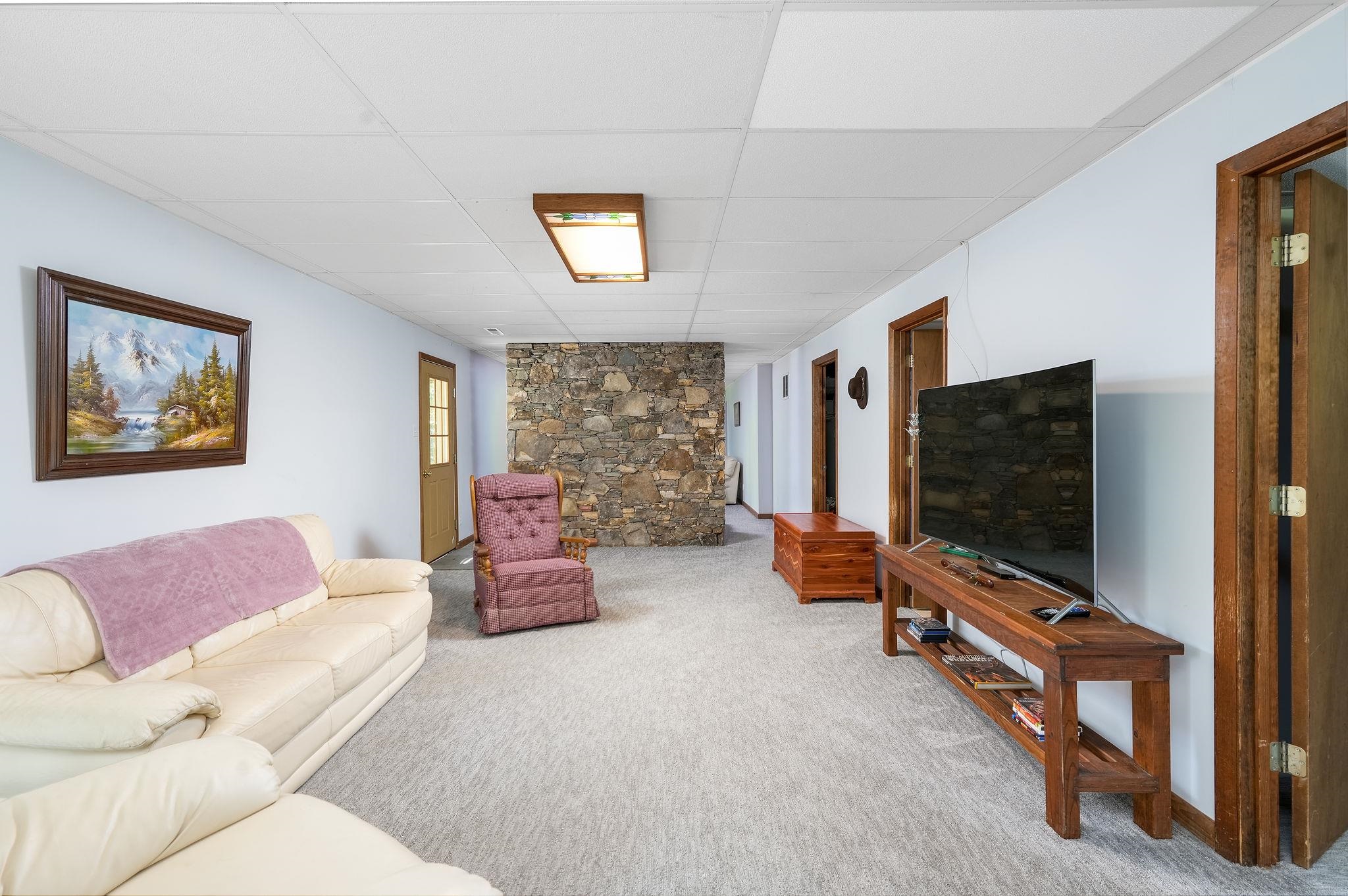 200 HEATHER CREST PL