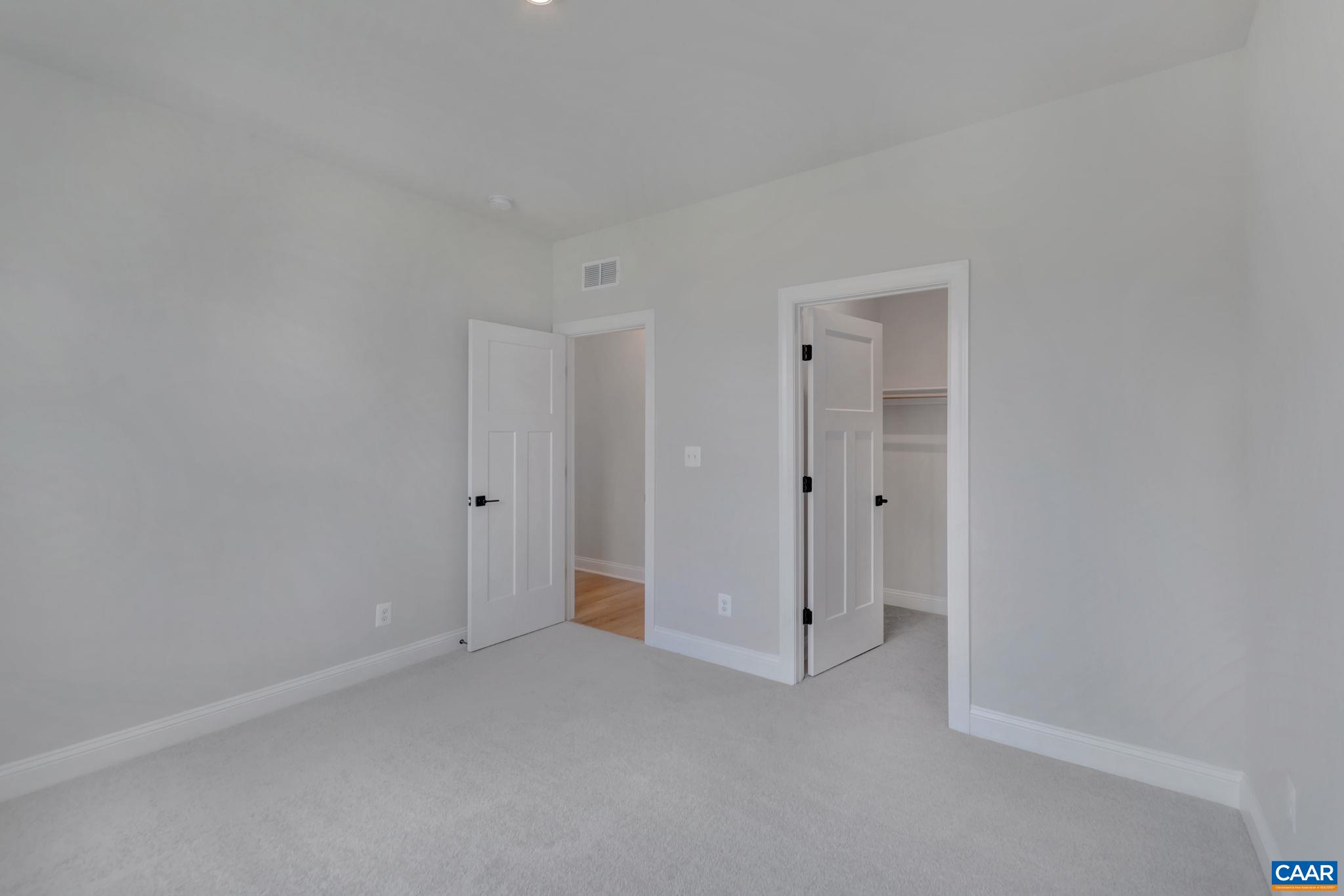 748 ARBOLEDA DR