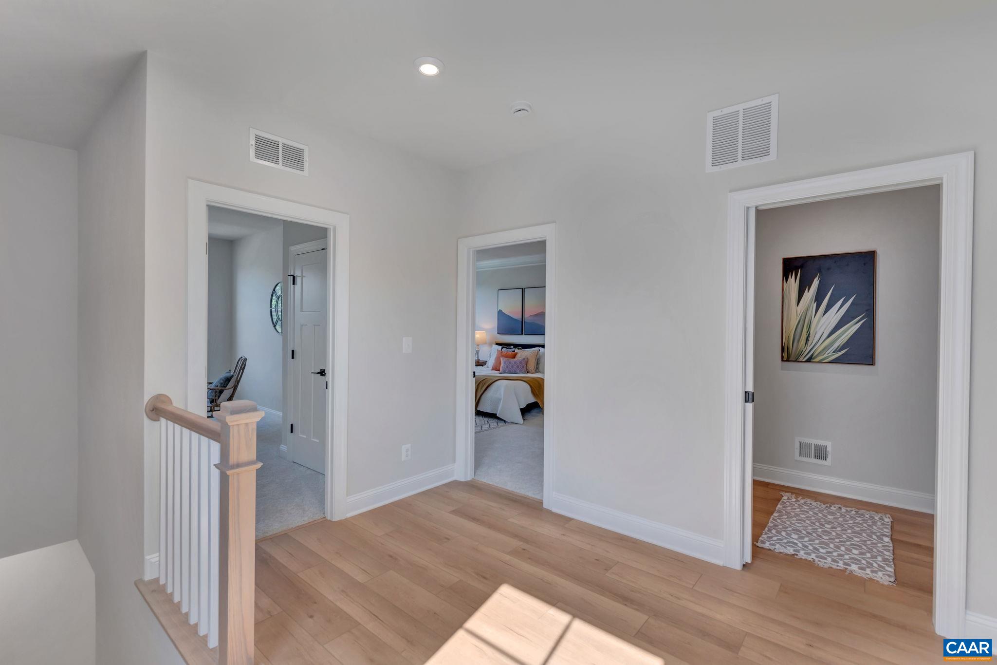 748 ARBOLEDA DR