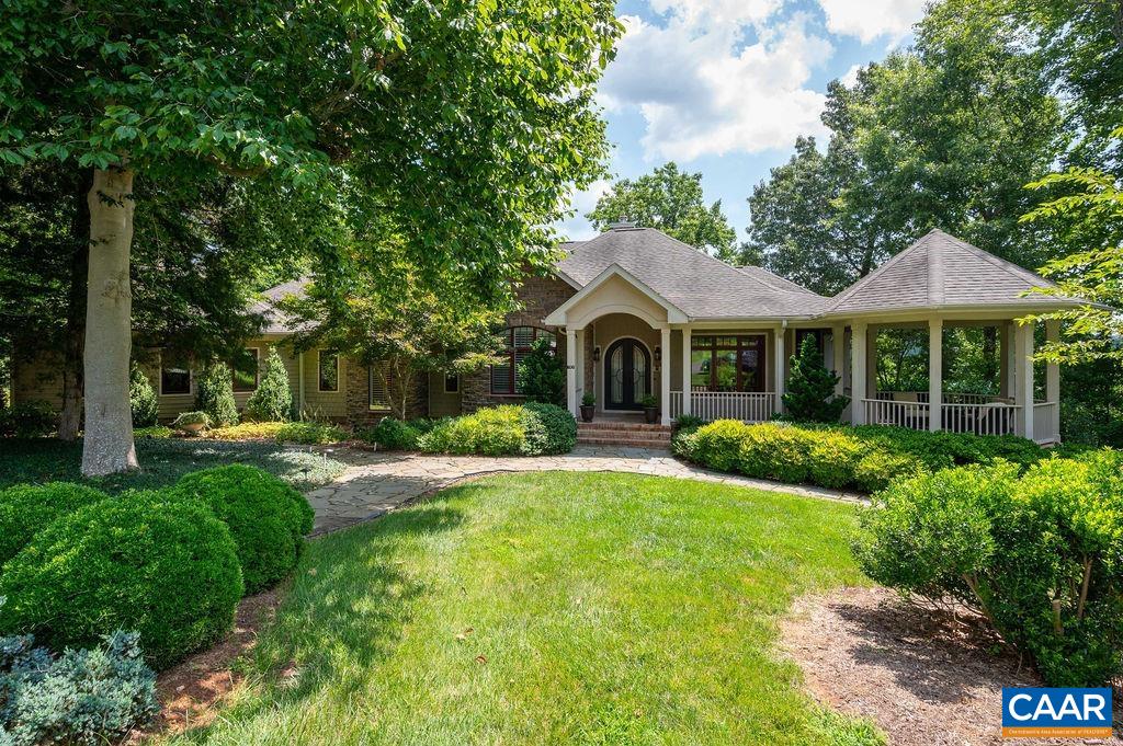 110 HIGH CREST LN