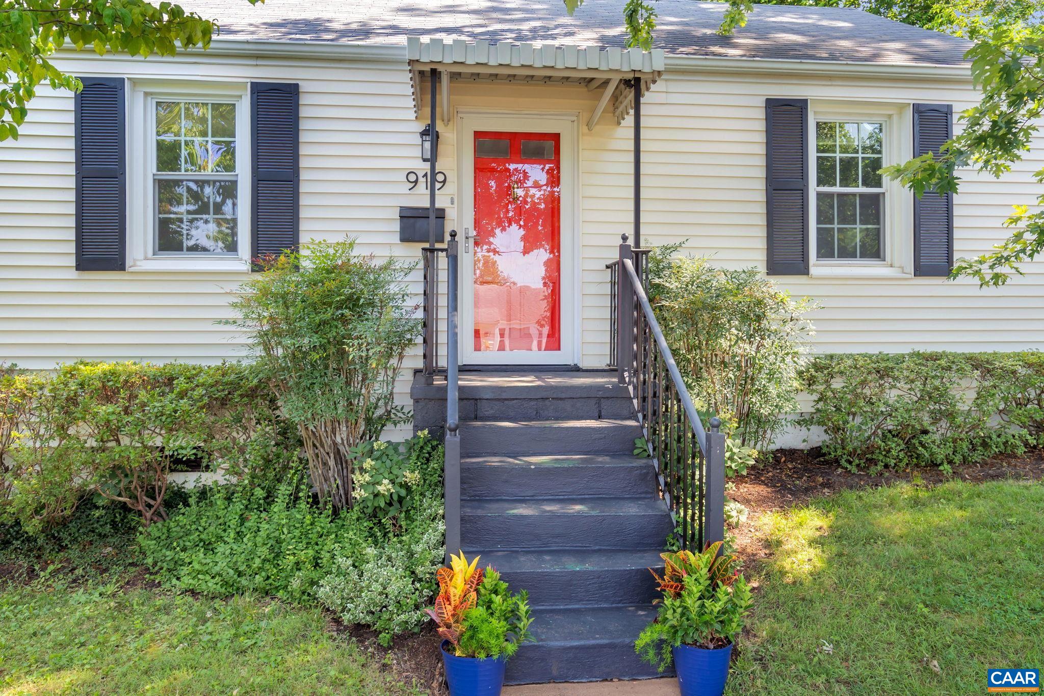 919 ALTAVISTA AVE