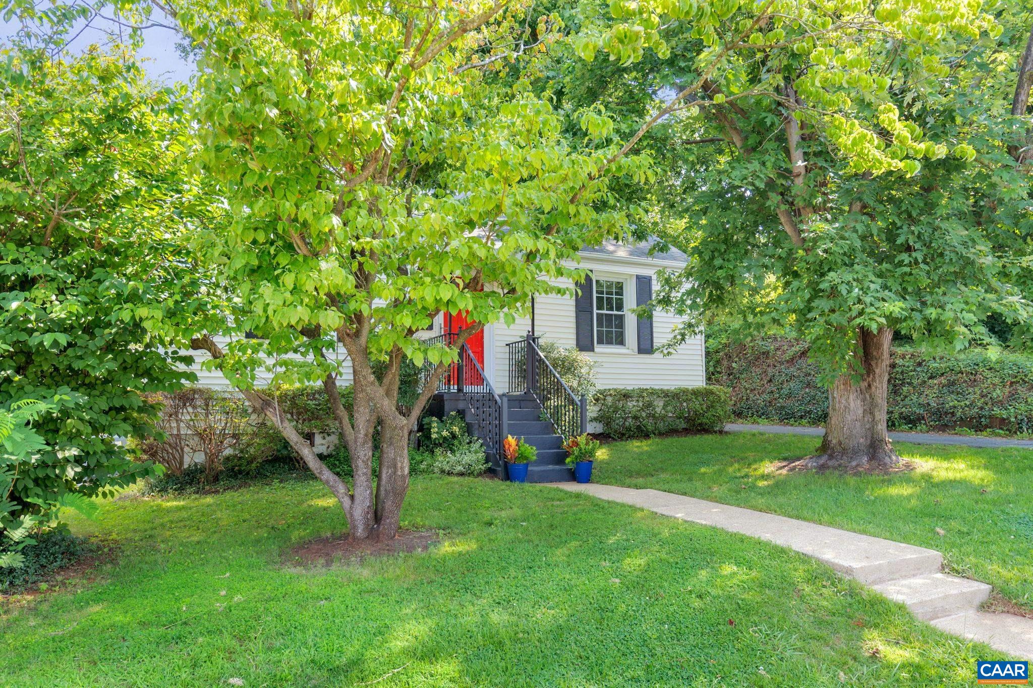919 ALTAVISTA AVE