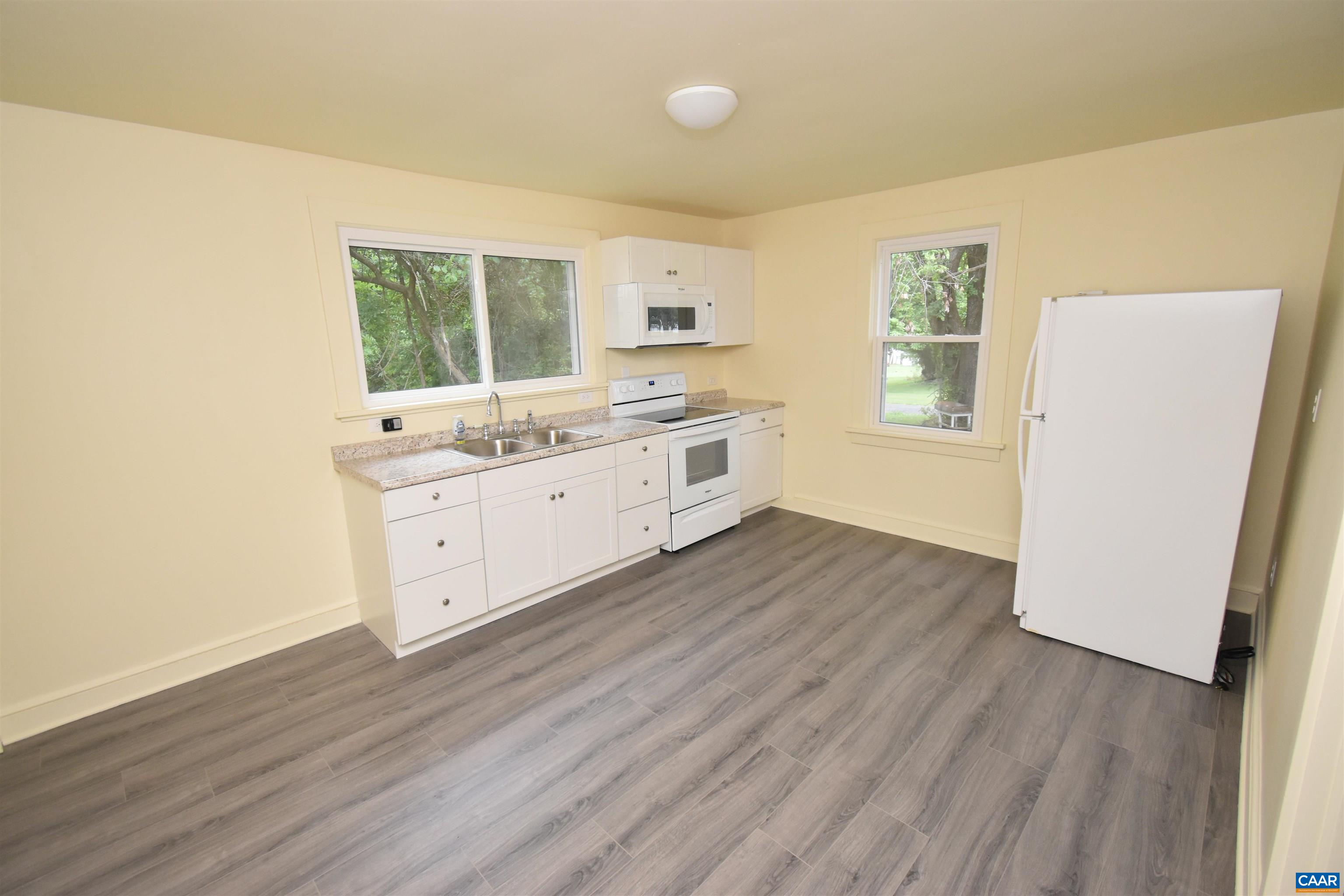 9034 SPOTSWOOD TRL