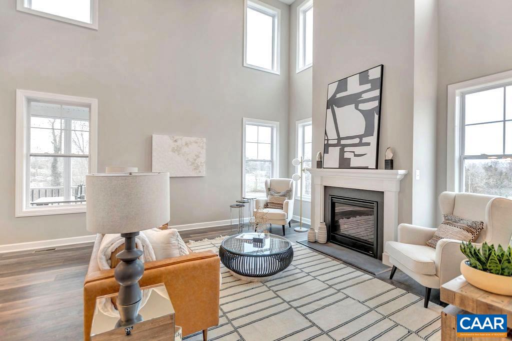 8 PINE SHADOW CT