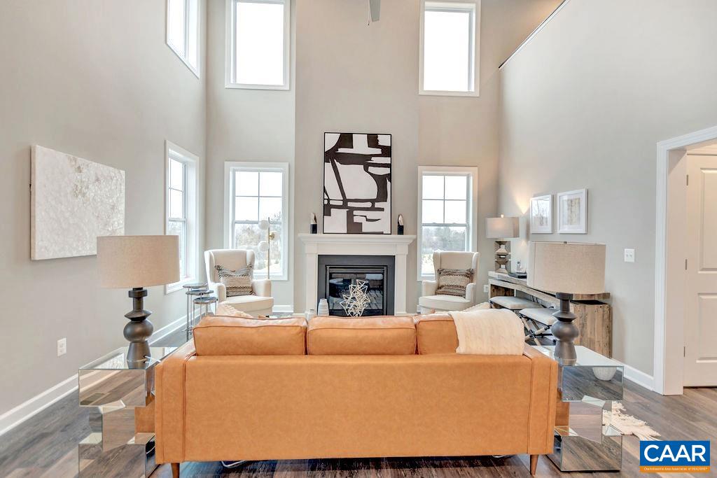 8 PINE SHADOW CT
